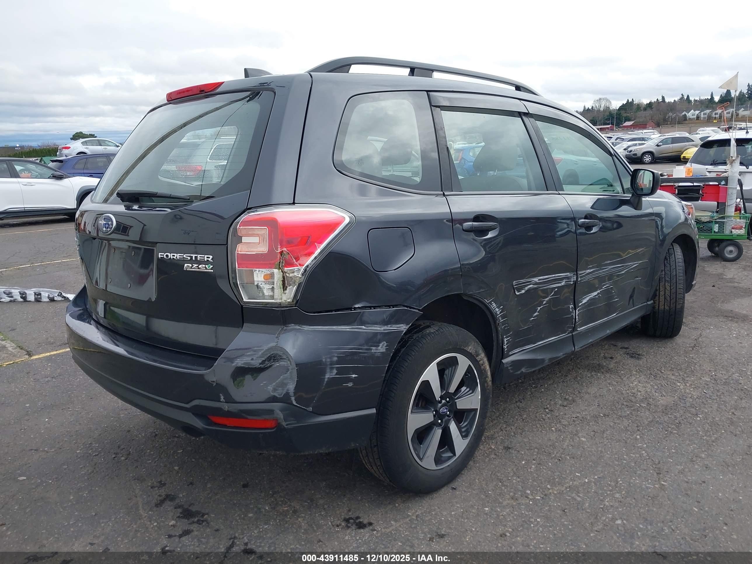SUBARU FORESTER image 4