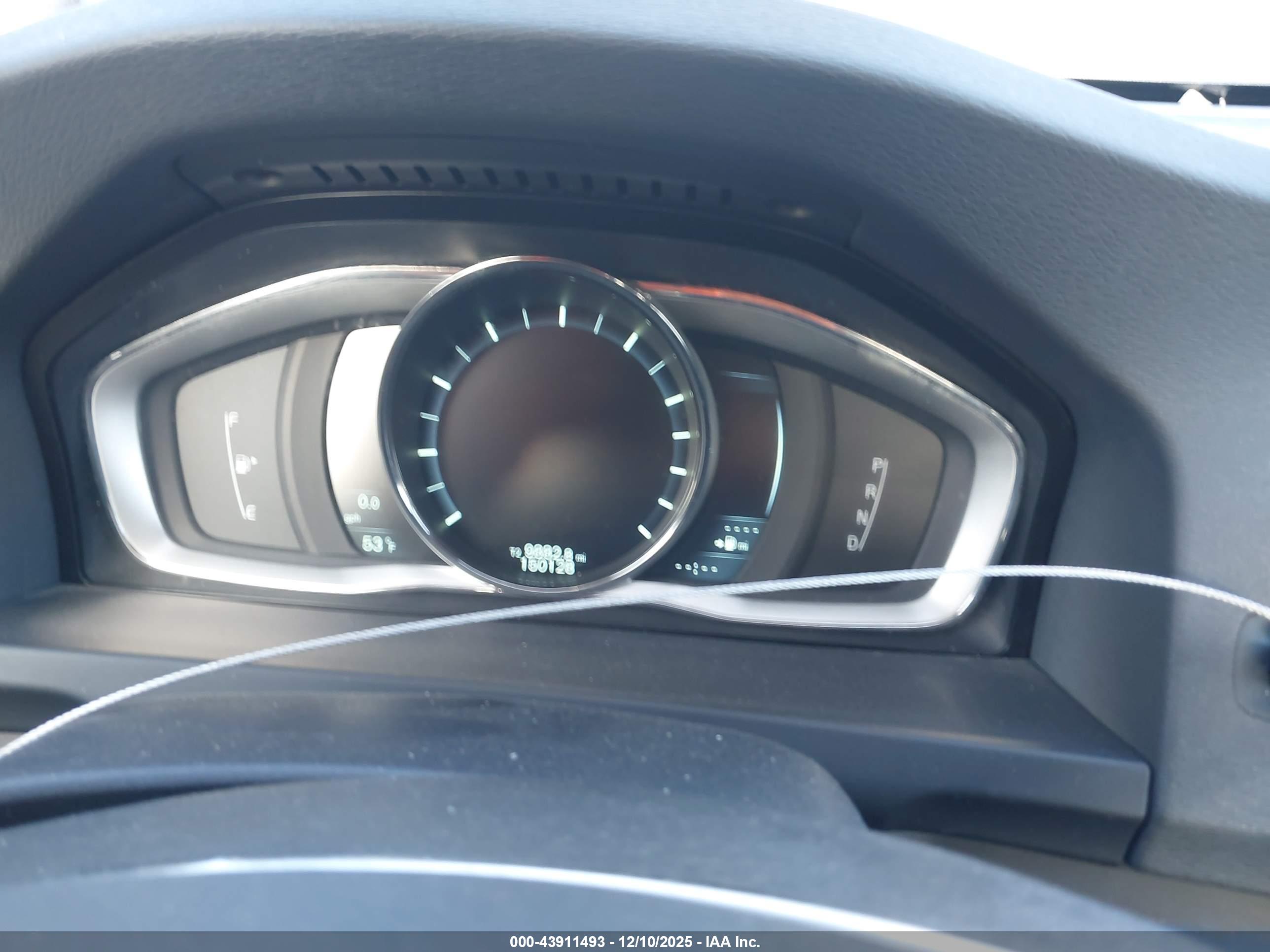 VOLVO S60 image 7