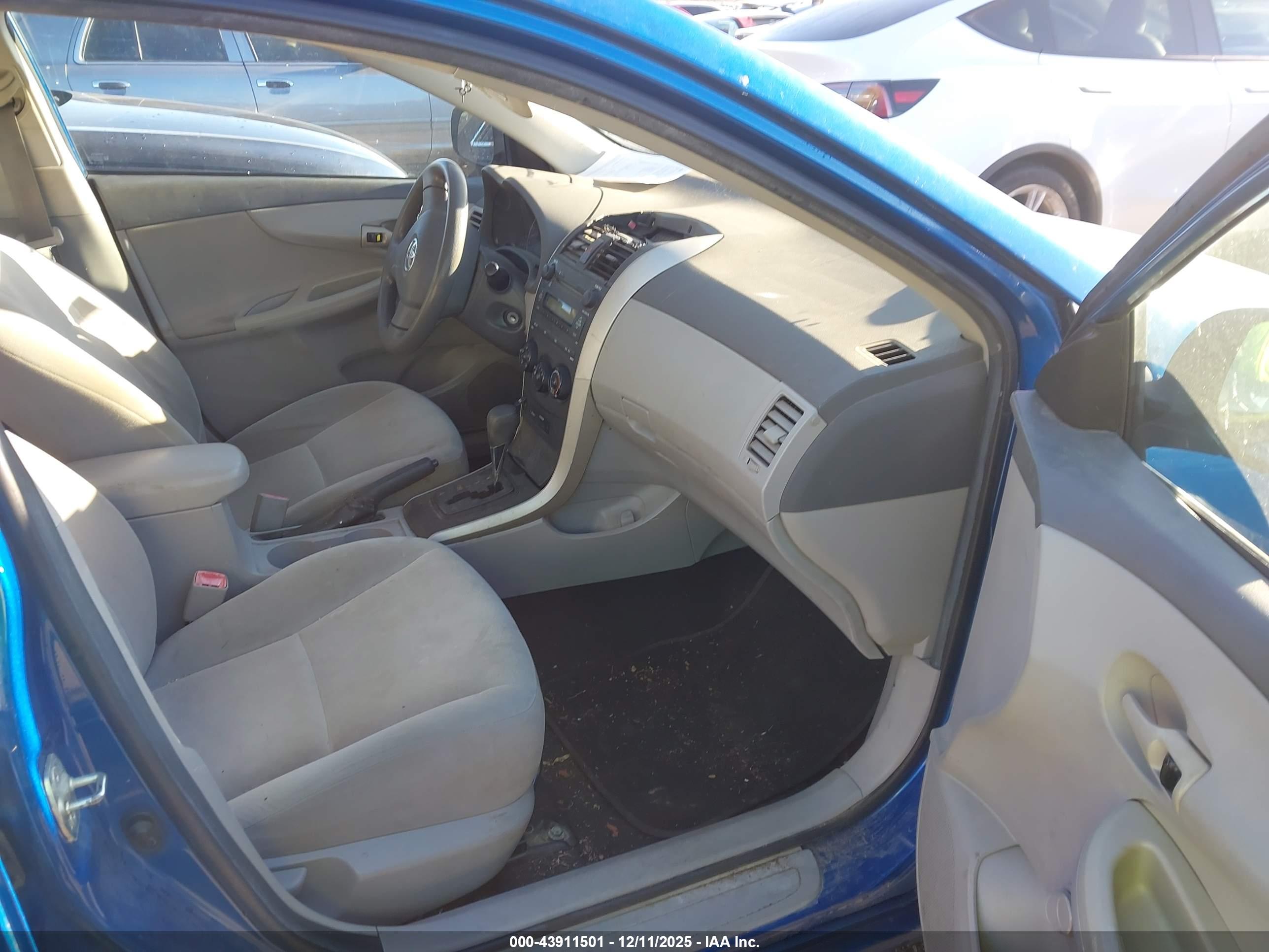 TOYOTA COROLLA image 5
