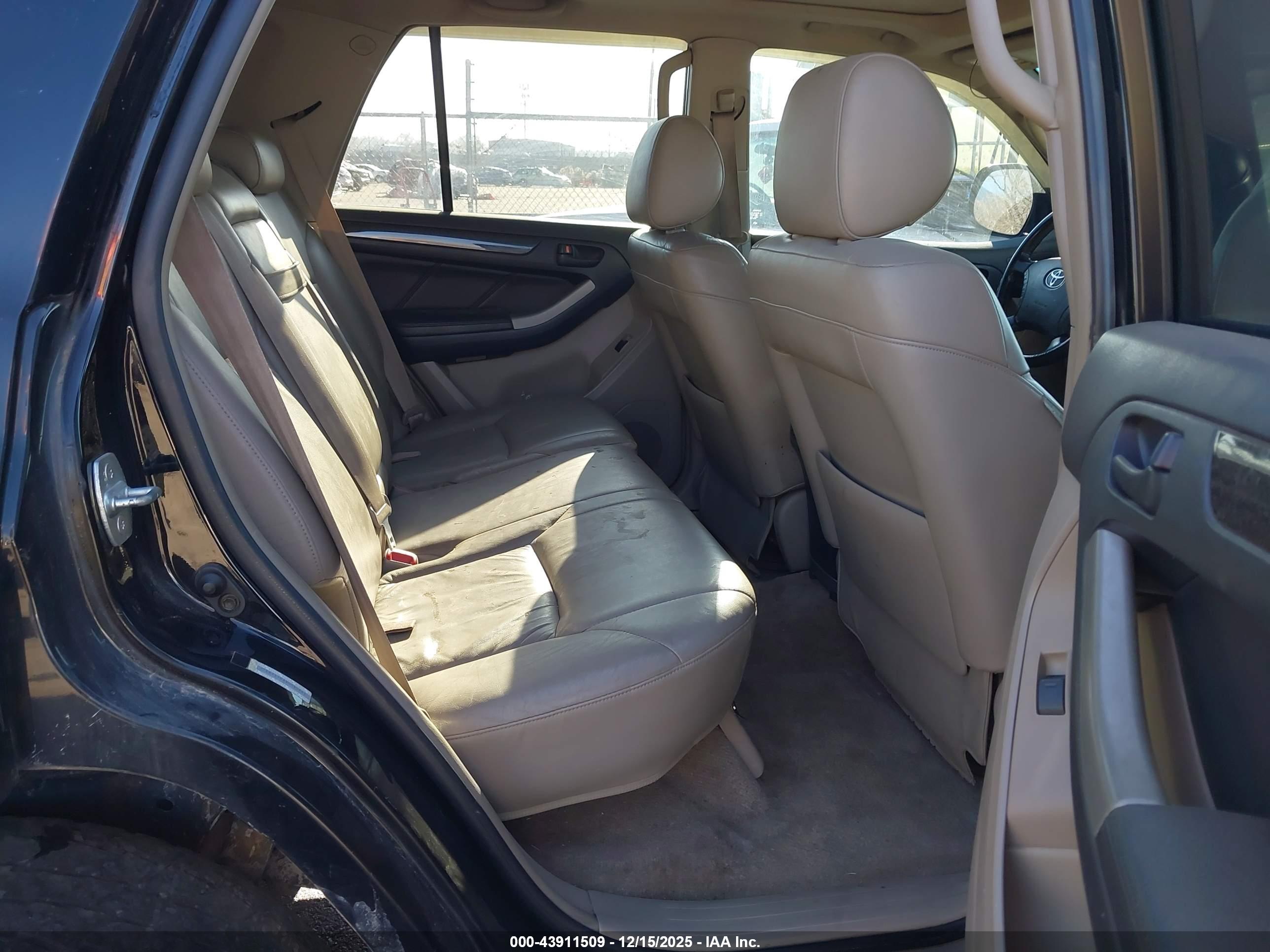 TOYOTA 4RUNNER image 8