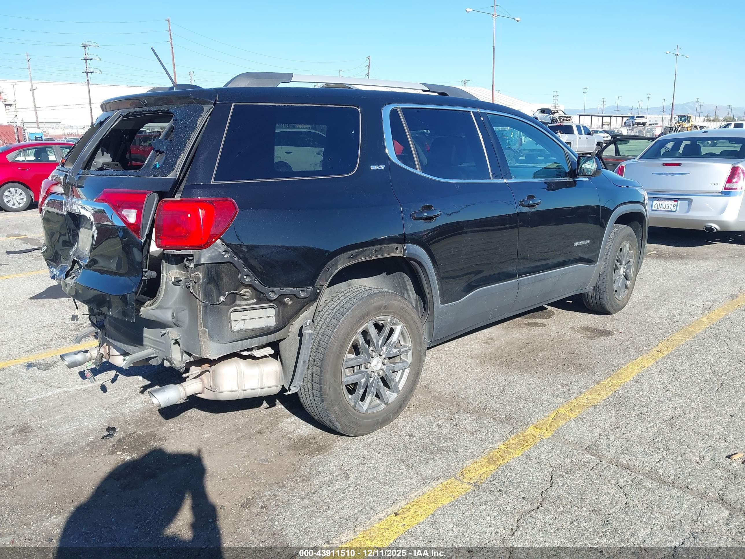 GMC ACADIA image 4