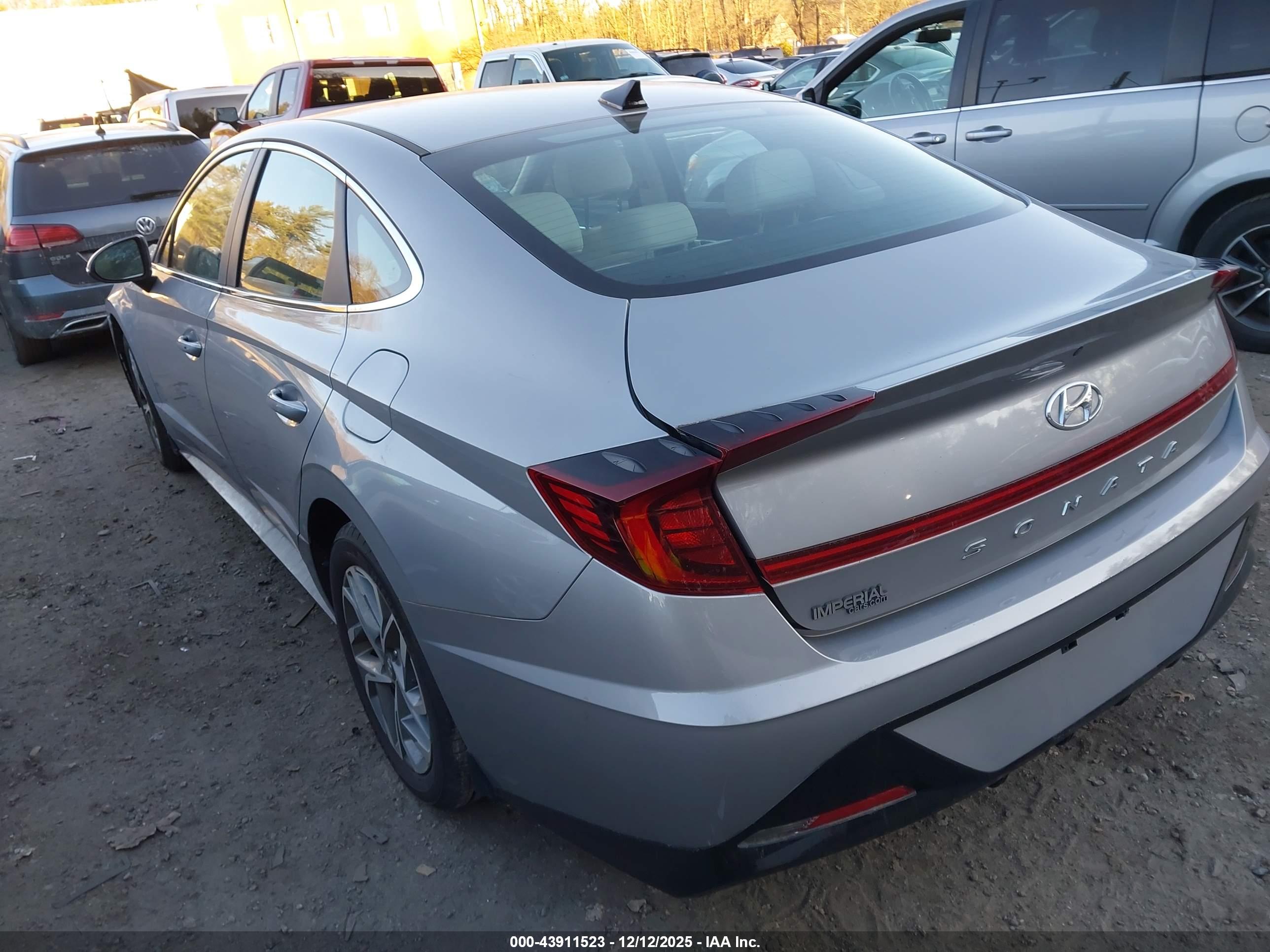 HYUNDAI SONATA image 4