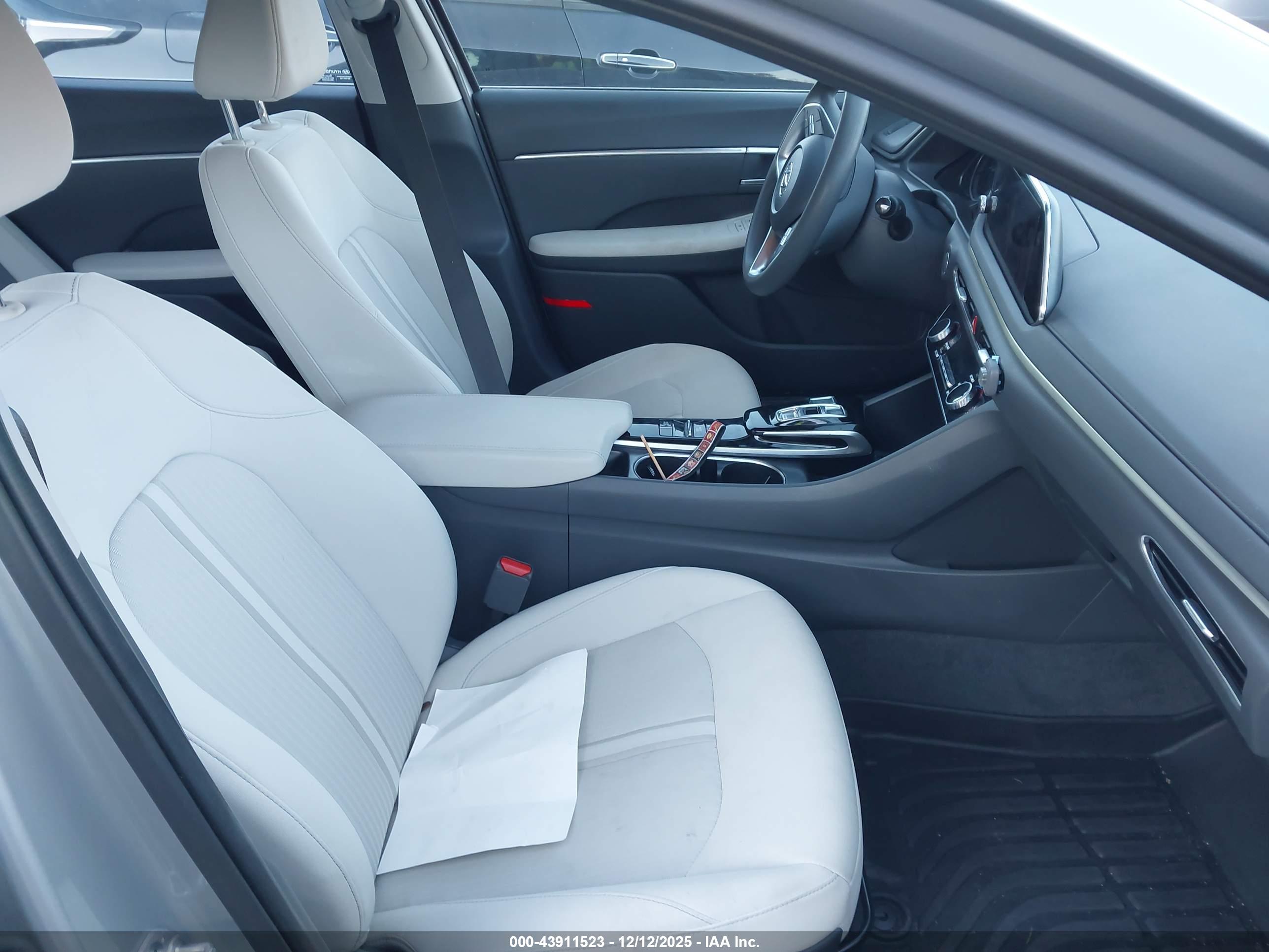 HYUNDAI SONATA image 5