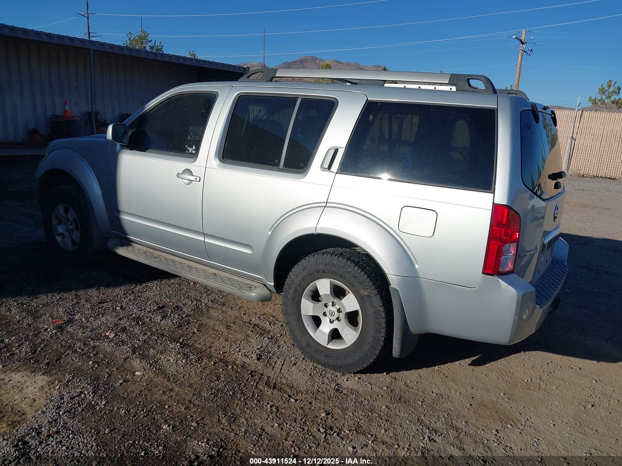 NISSAN PATHFINDER image 3