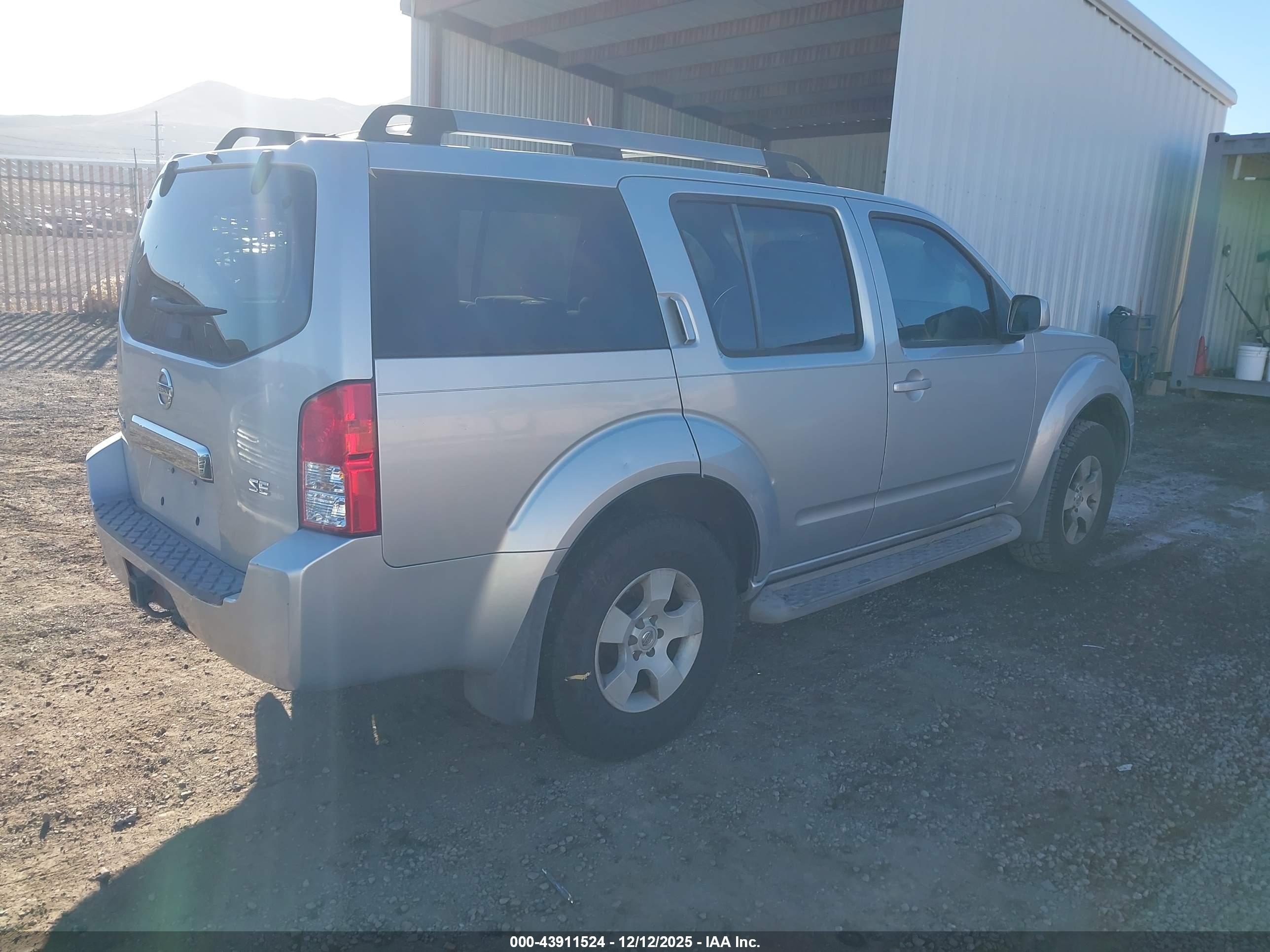 NISSAN PATHFINDER image 4