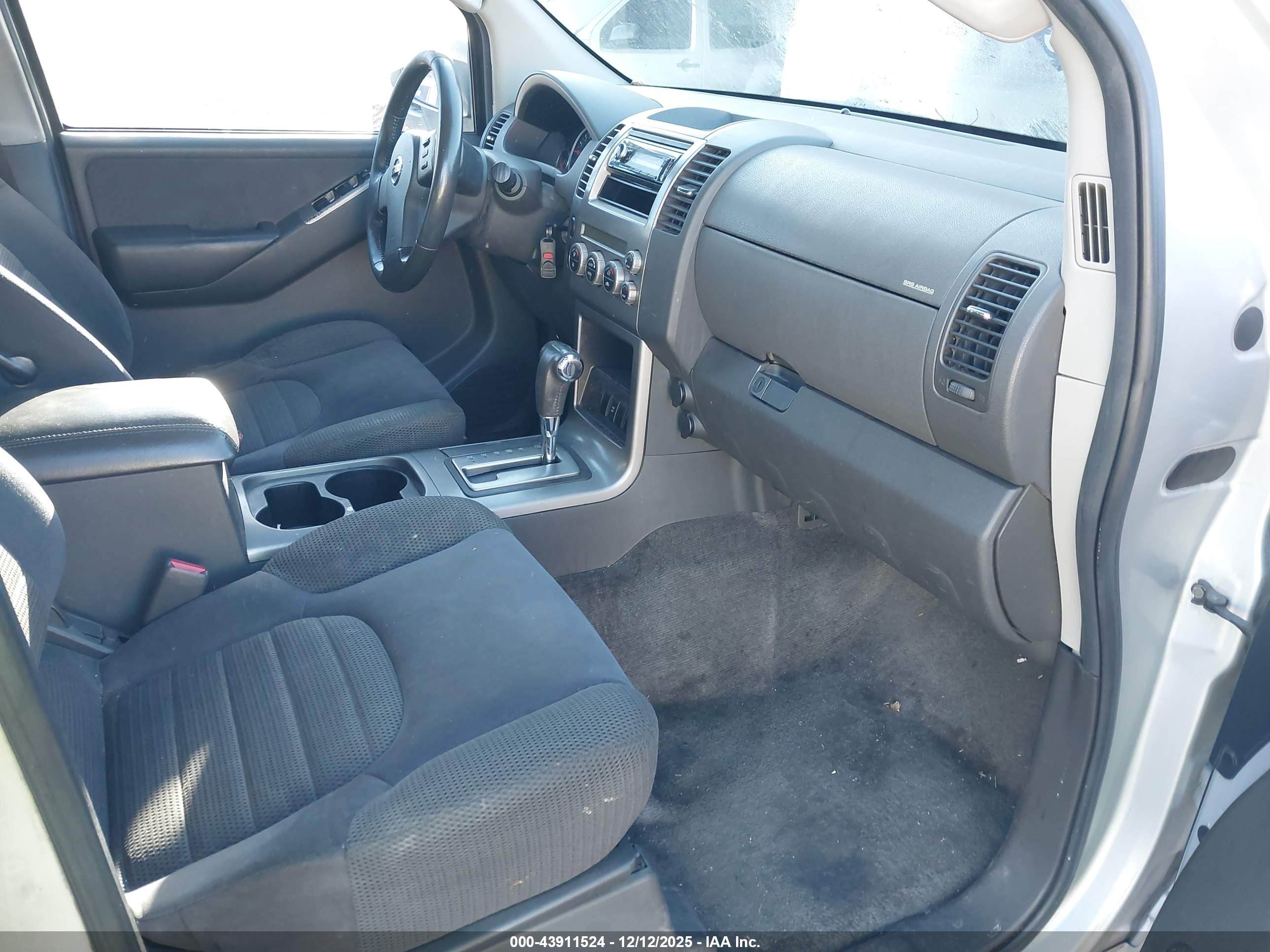 NISSAN PATHFINDER image 5