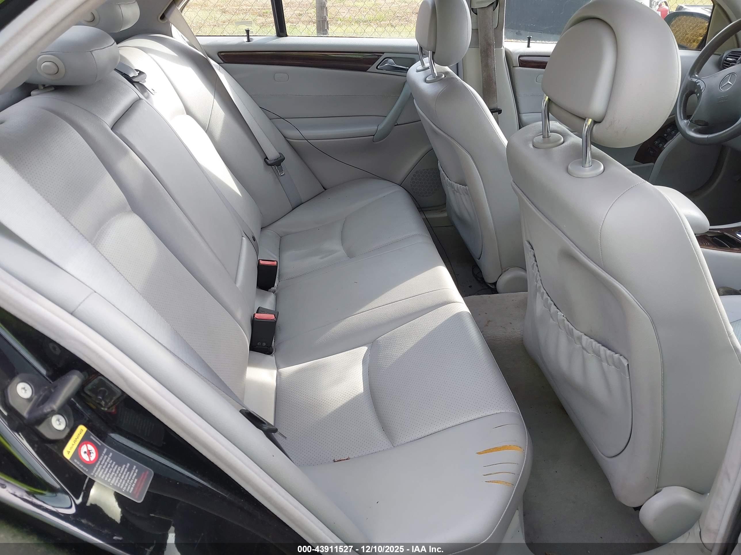 MERCEDES-BENZ C image 8