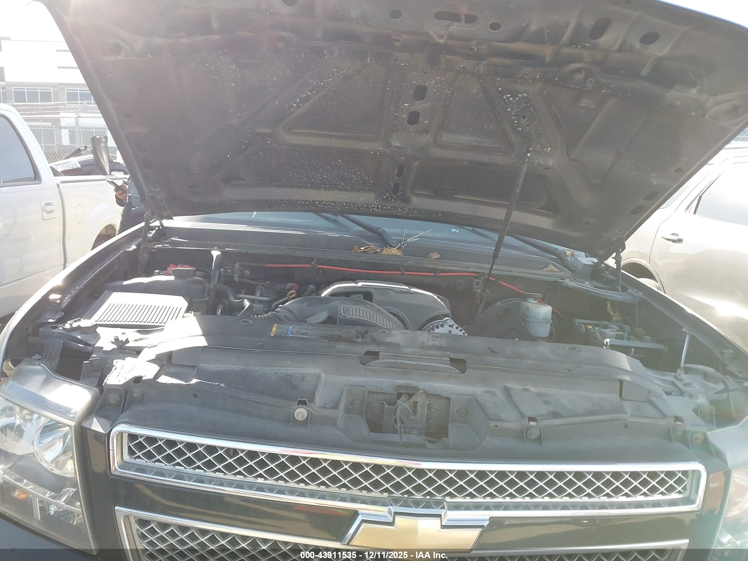 CHEVROLET TAHOE image 10