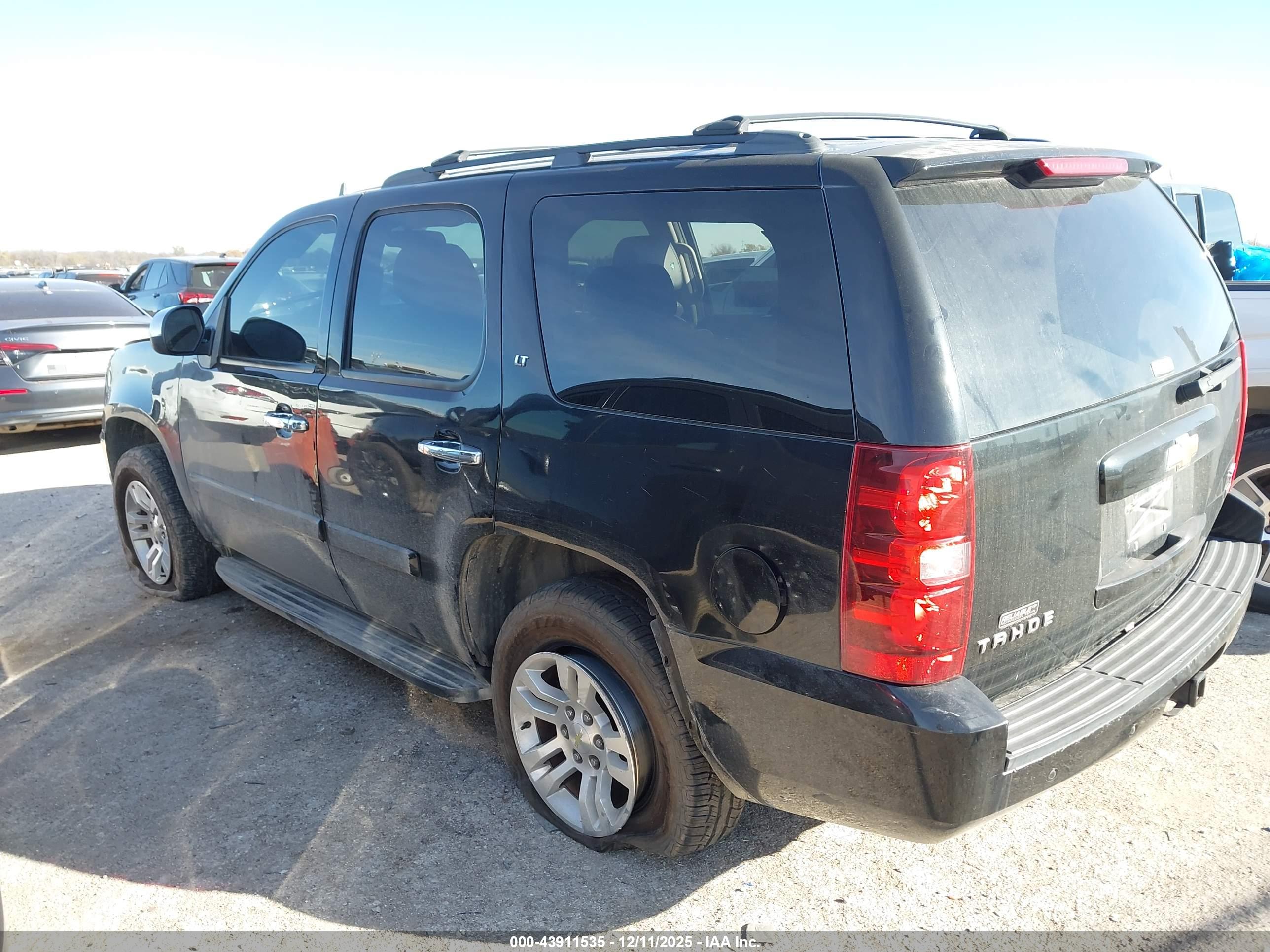 CHEVROLET TAHOE image 3