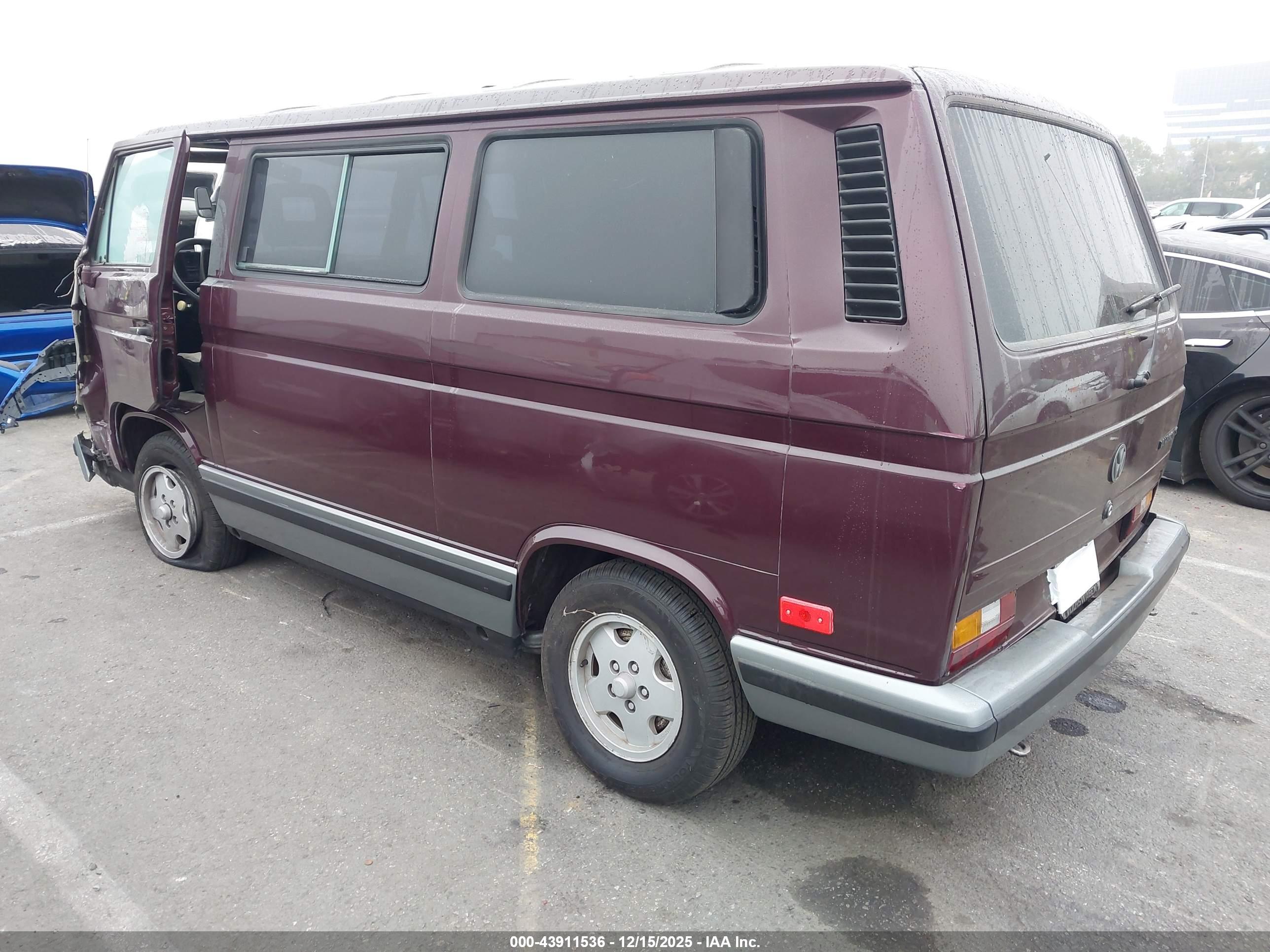 VOLKSWAGEN VANAGON image 3