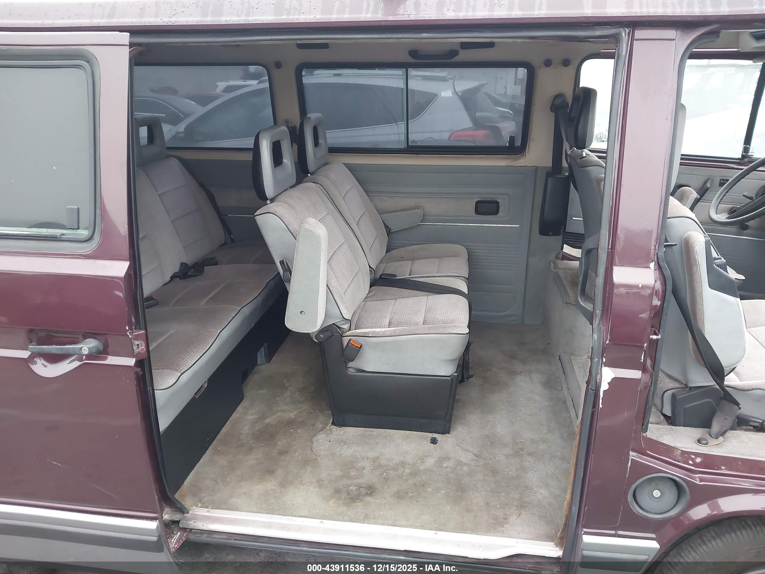 VOLKSWAGEN VANAGON image 8