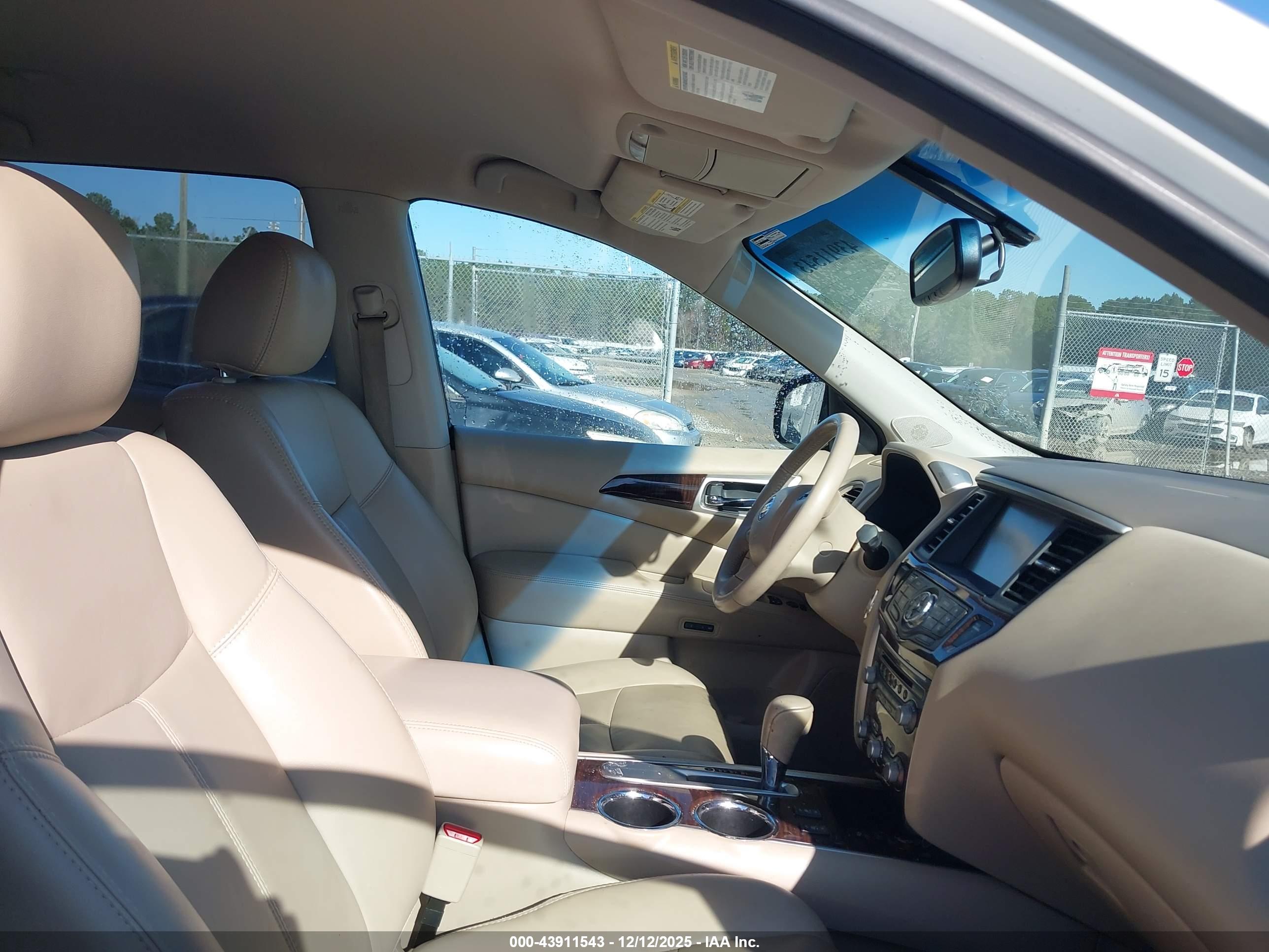 NISSAN PATHFINDER image 5