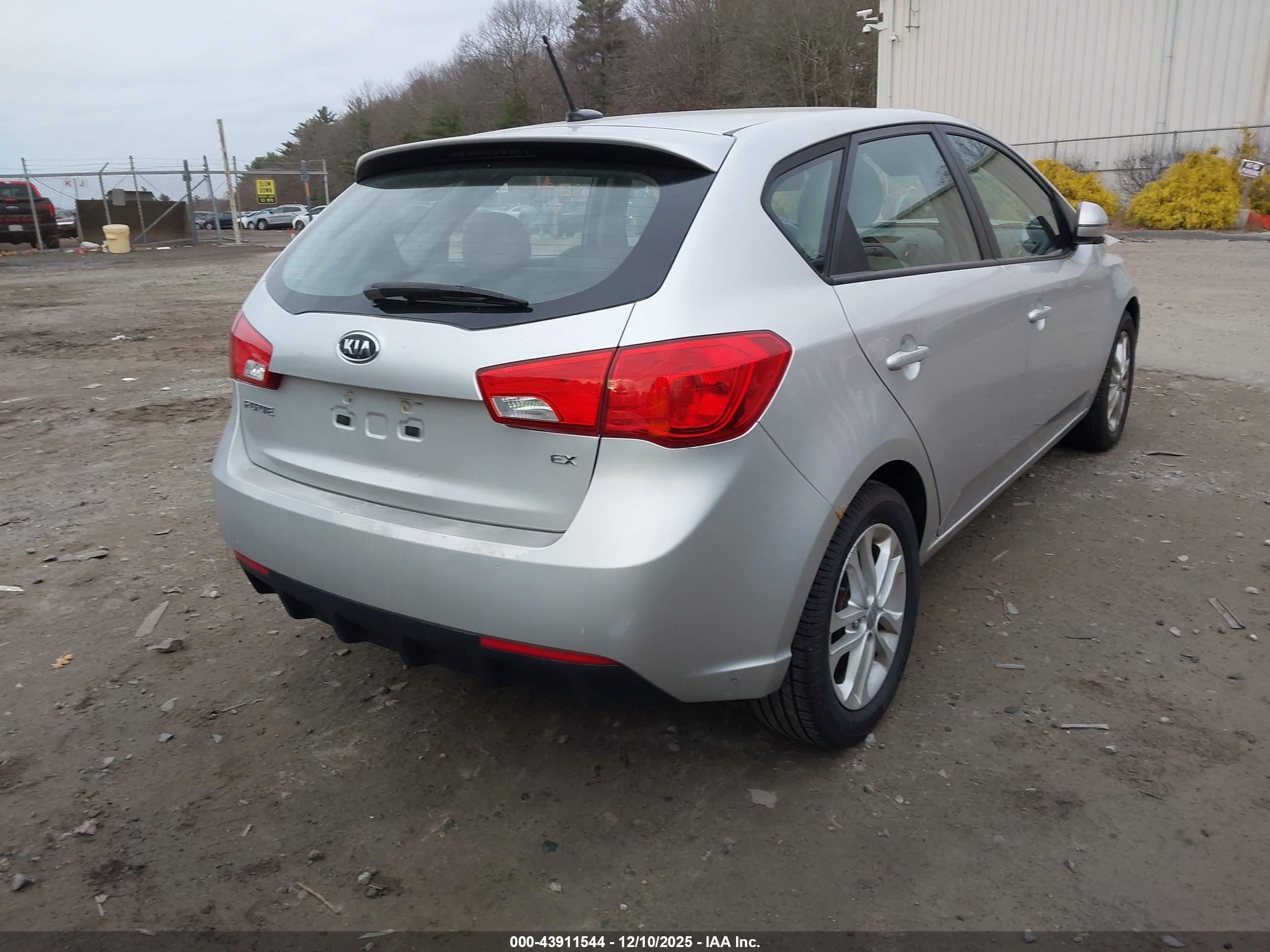 KIA FORTE image 4