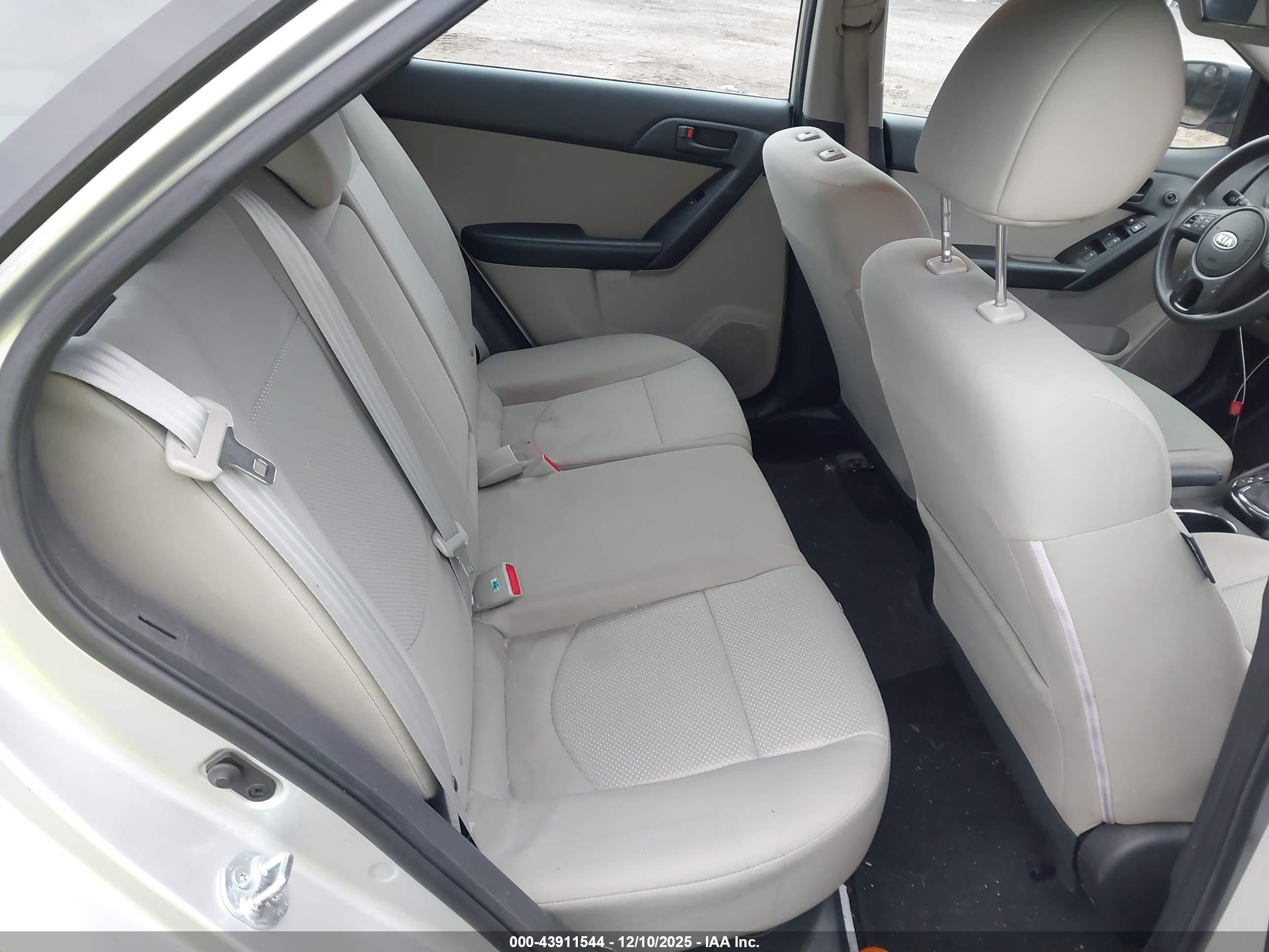 KIA FORTE image 8
