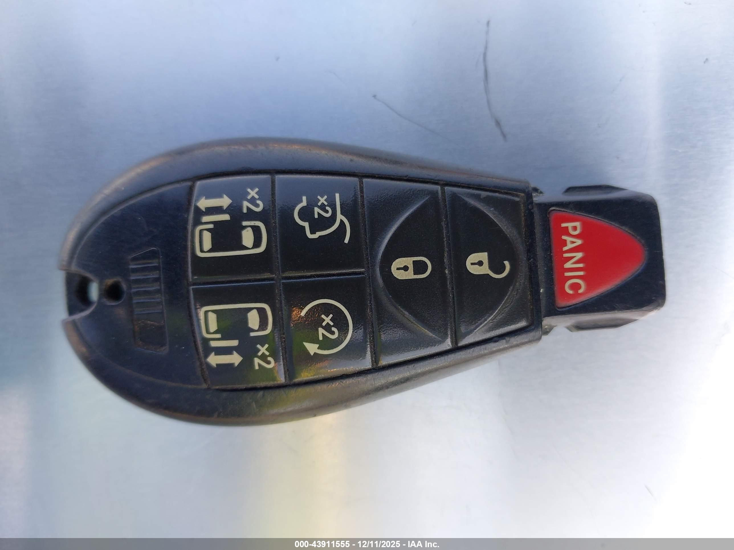 CHRYSLER TOWN image 11