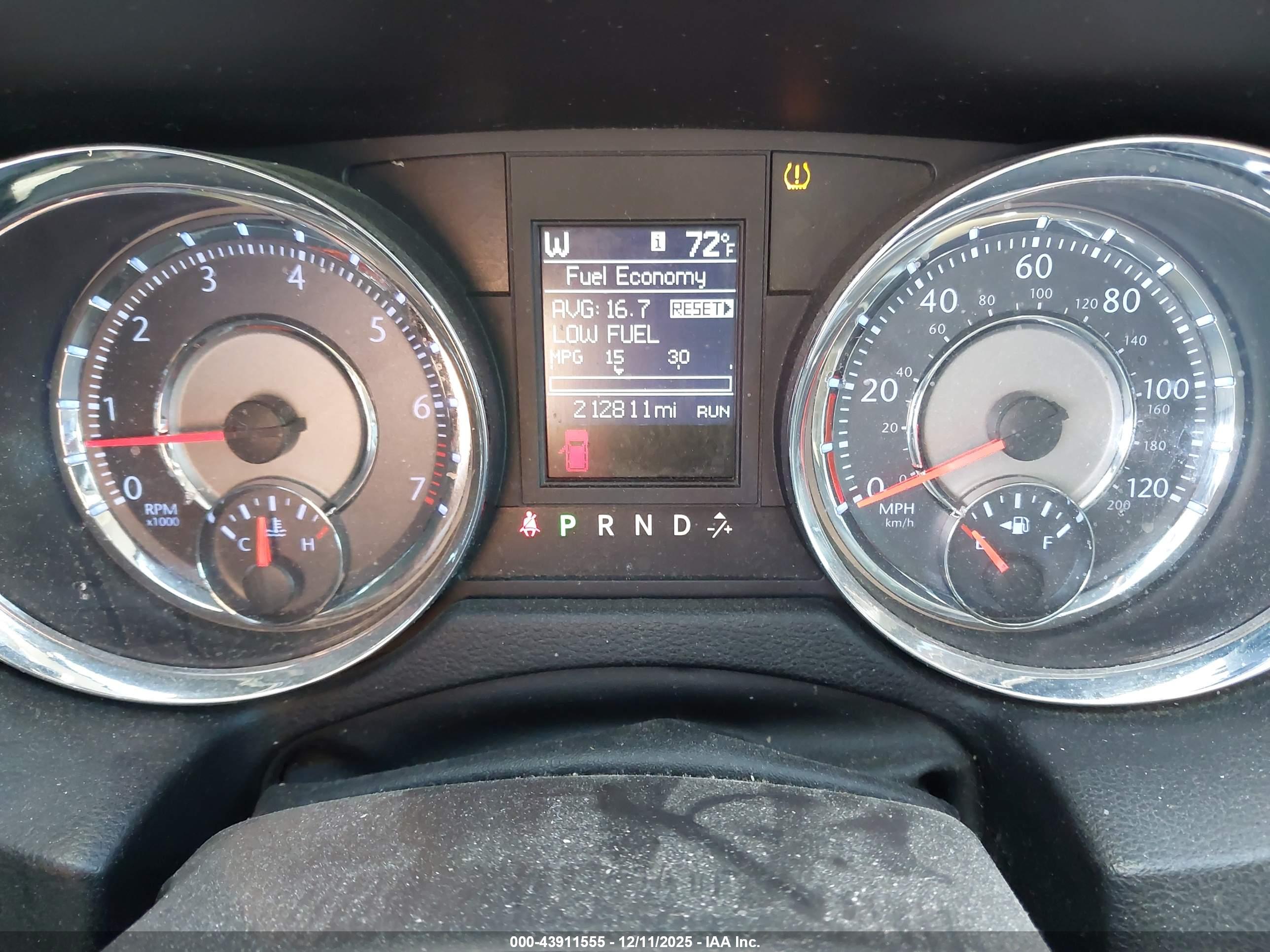 CHRYSLER TOWN image 7