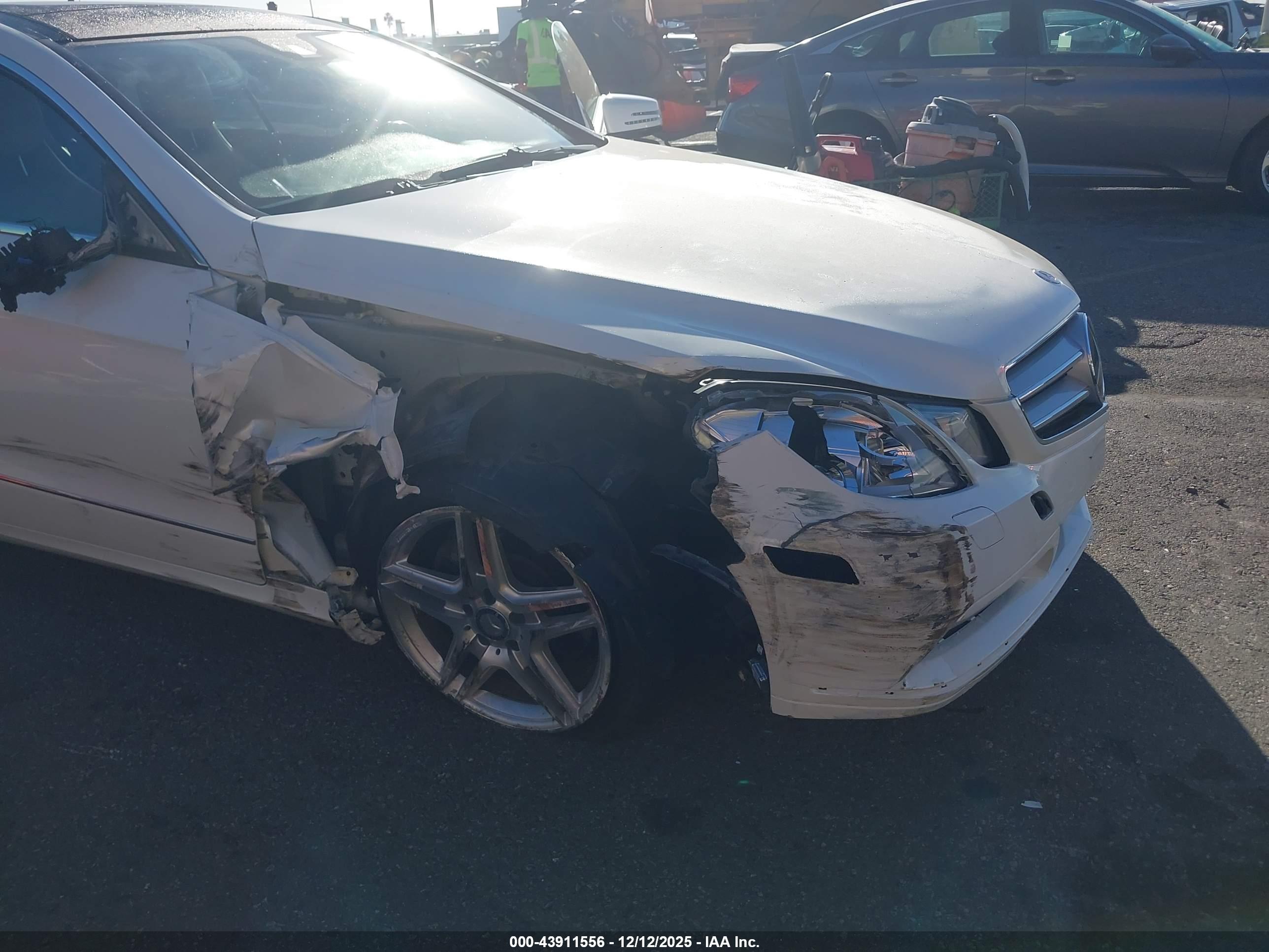 MERCEDES-BENZ E image 6