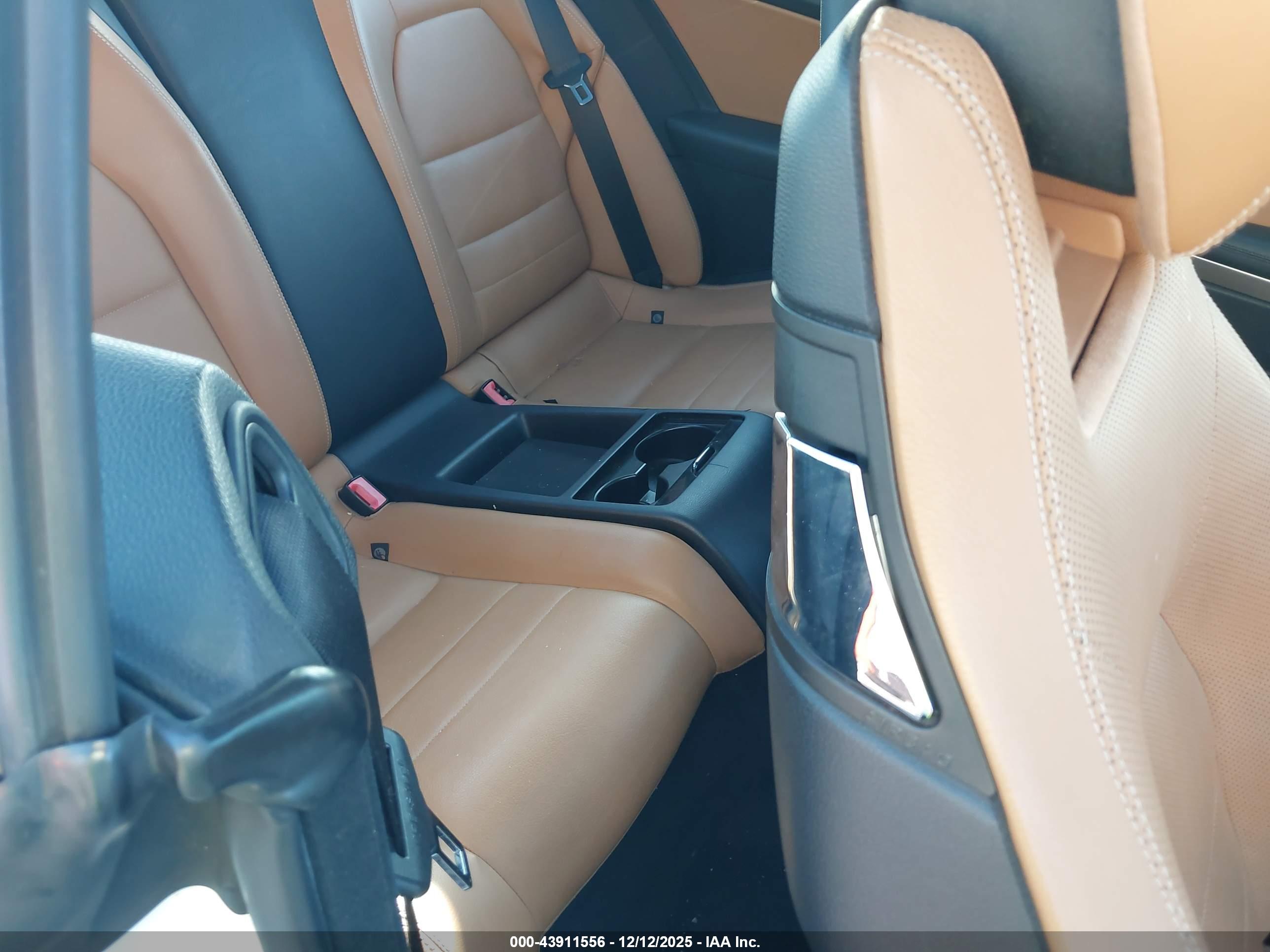MERCEDES-BENZ E image 8