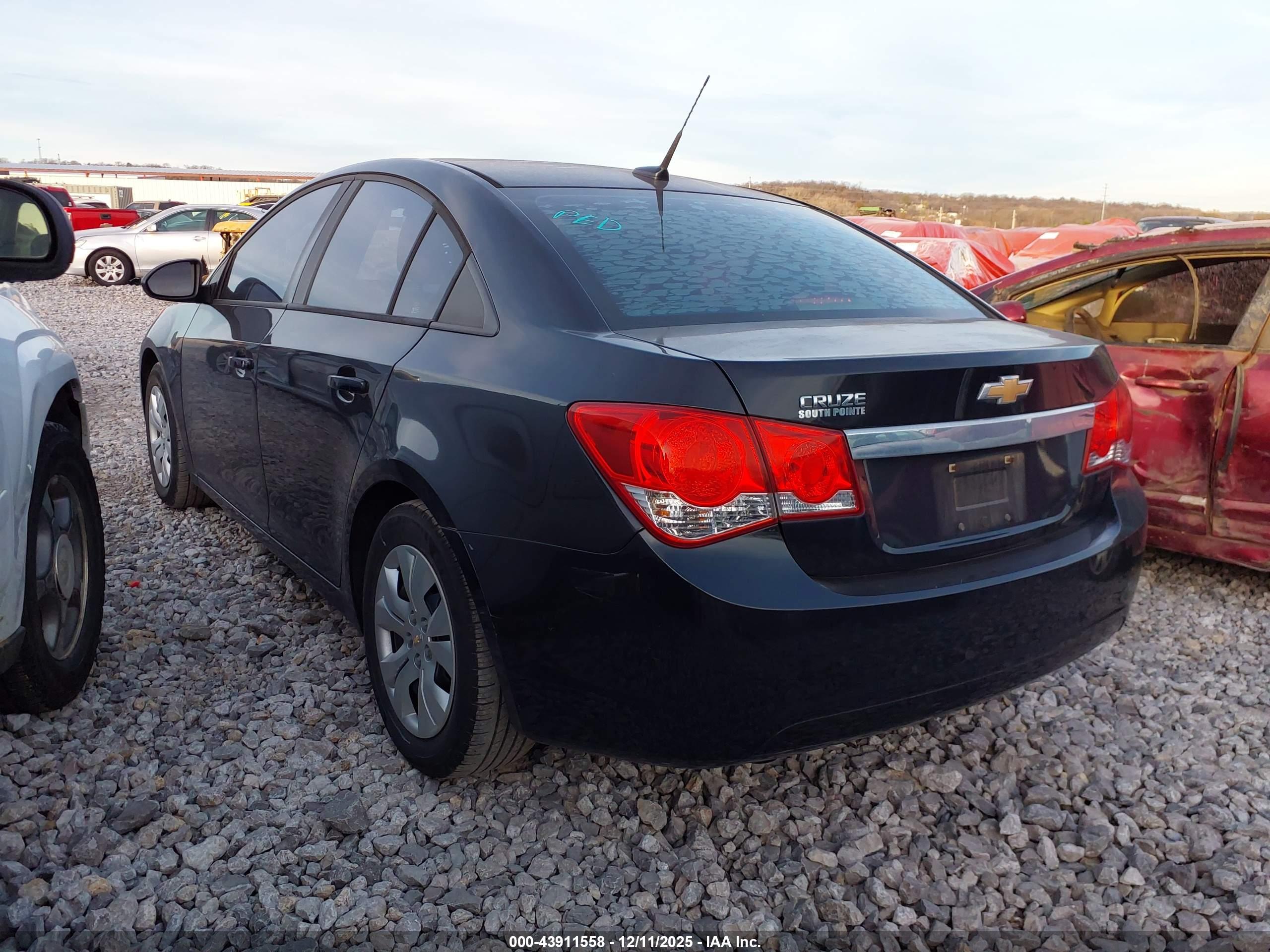 CHEVROLET CRUZE image 3