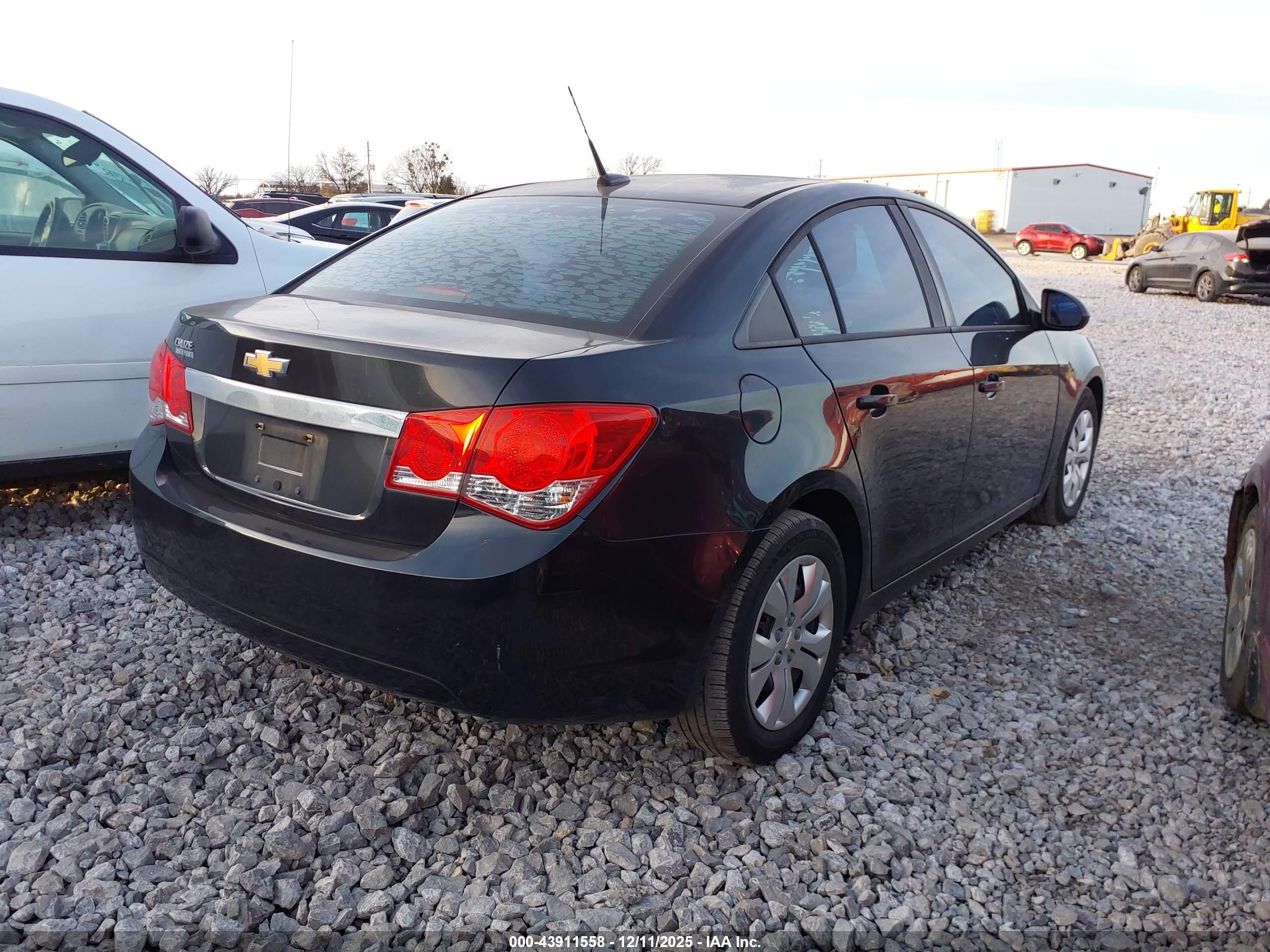 CHEVROLET CRUZE image 4