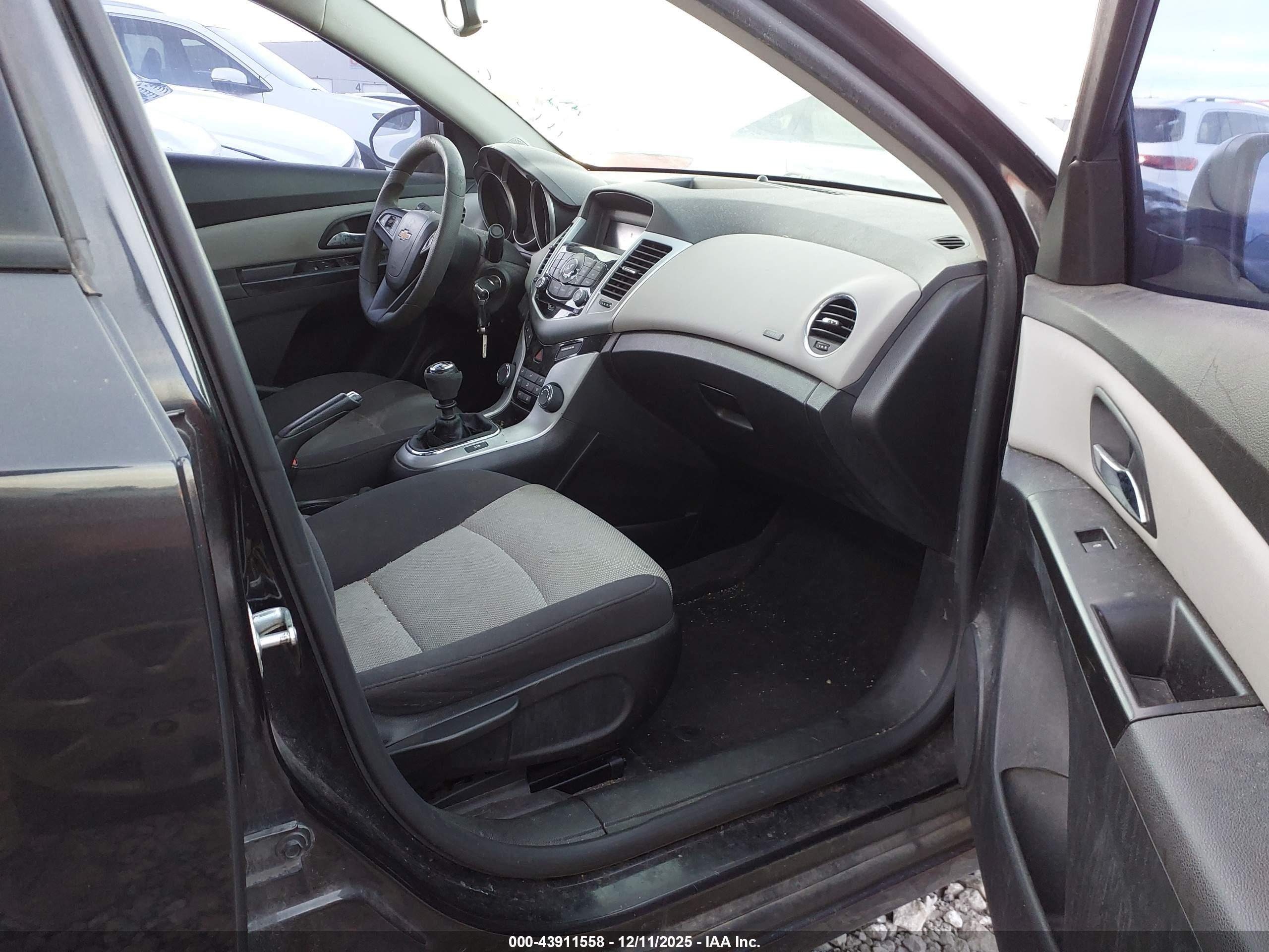 CHEVROLET CRUZE image 5