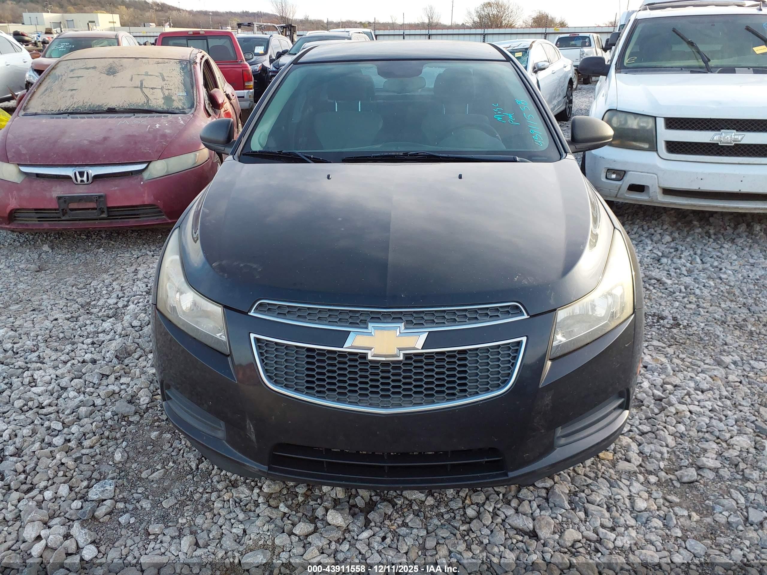 CHEVROLET CRUZE image 6