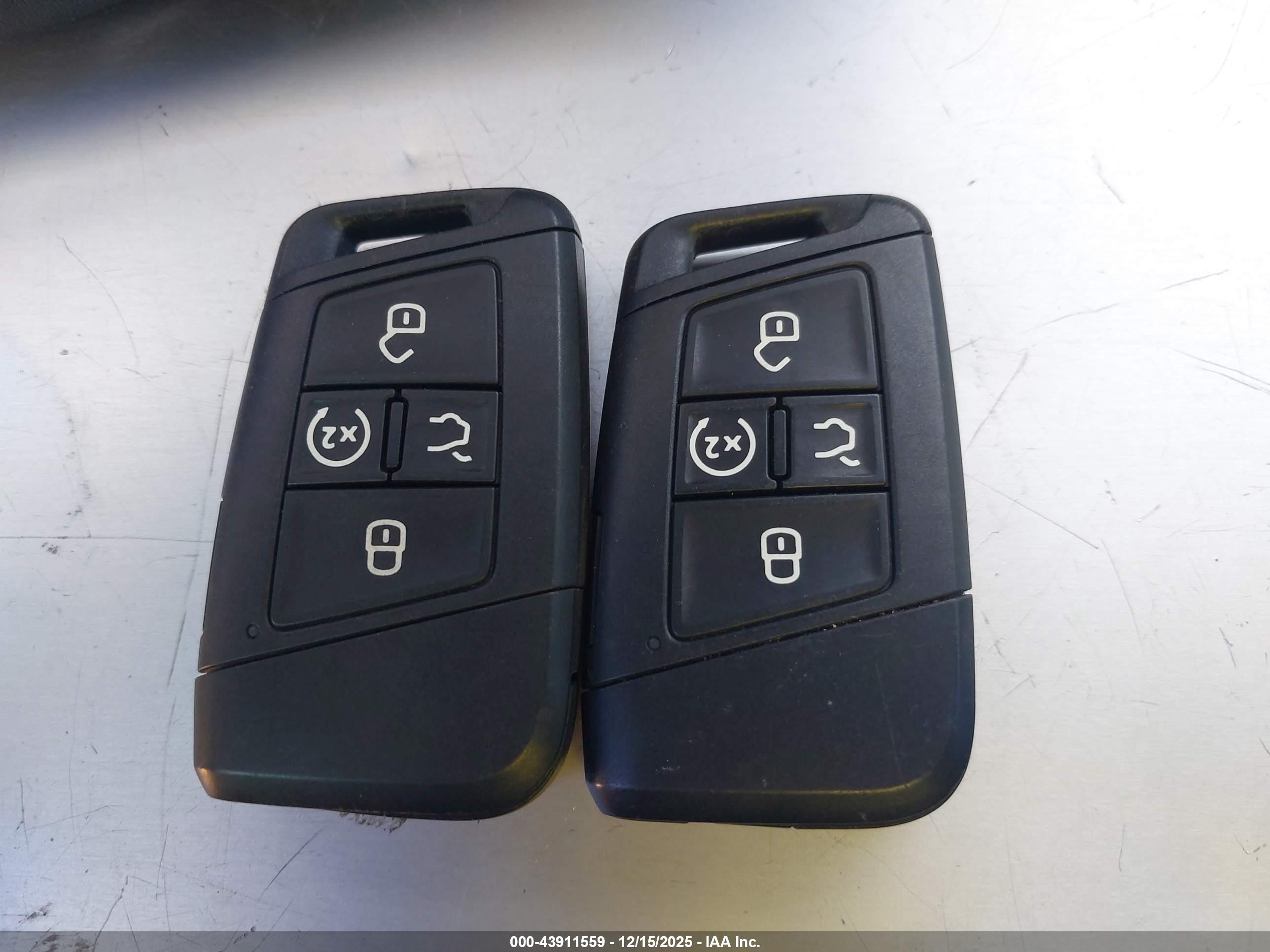 VOLKSWAGEN TAOS image 11