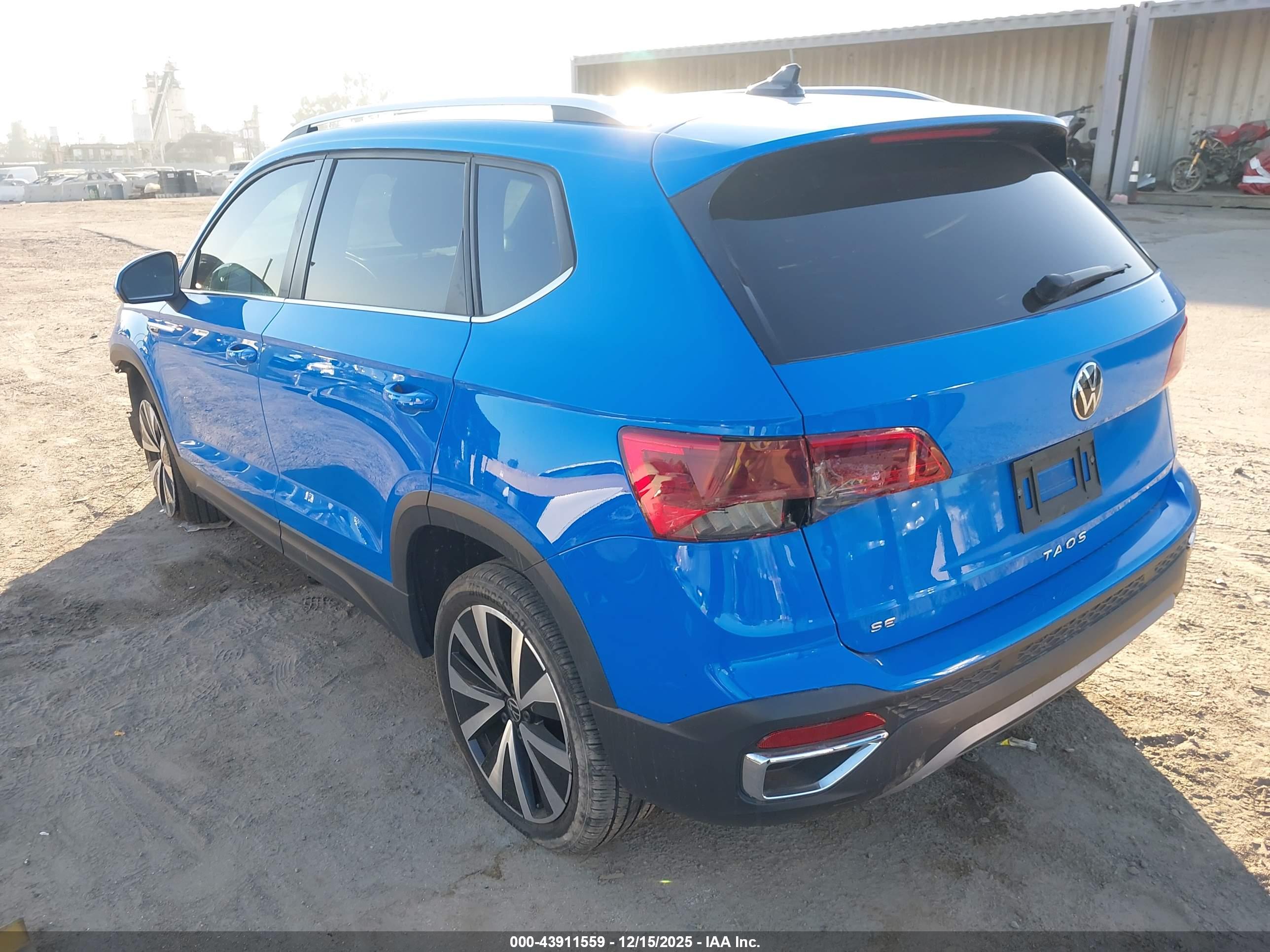VOLKSWAGEN TAOS image 3