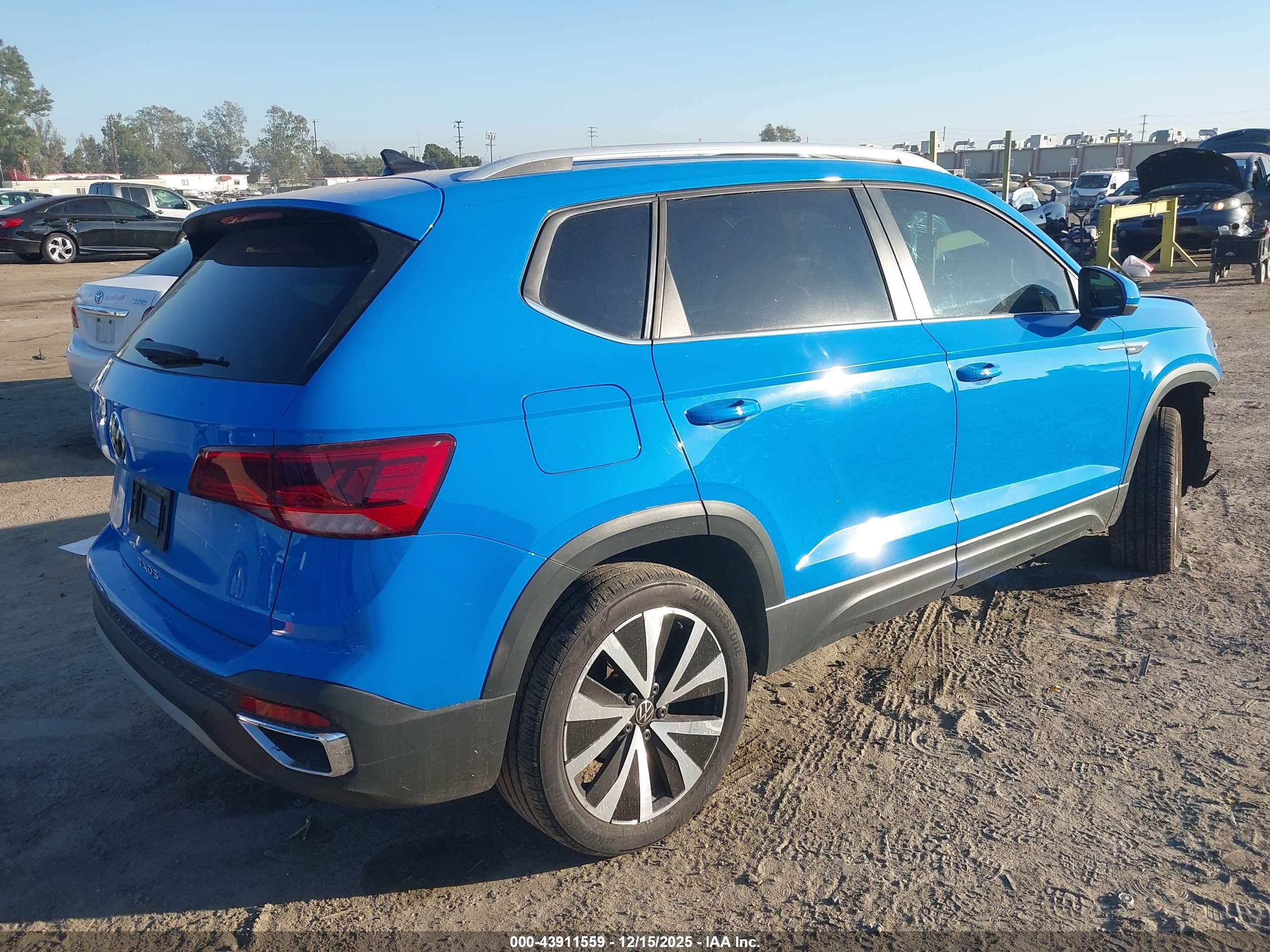 VOLKSWAGEN TAOS image 4