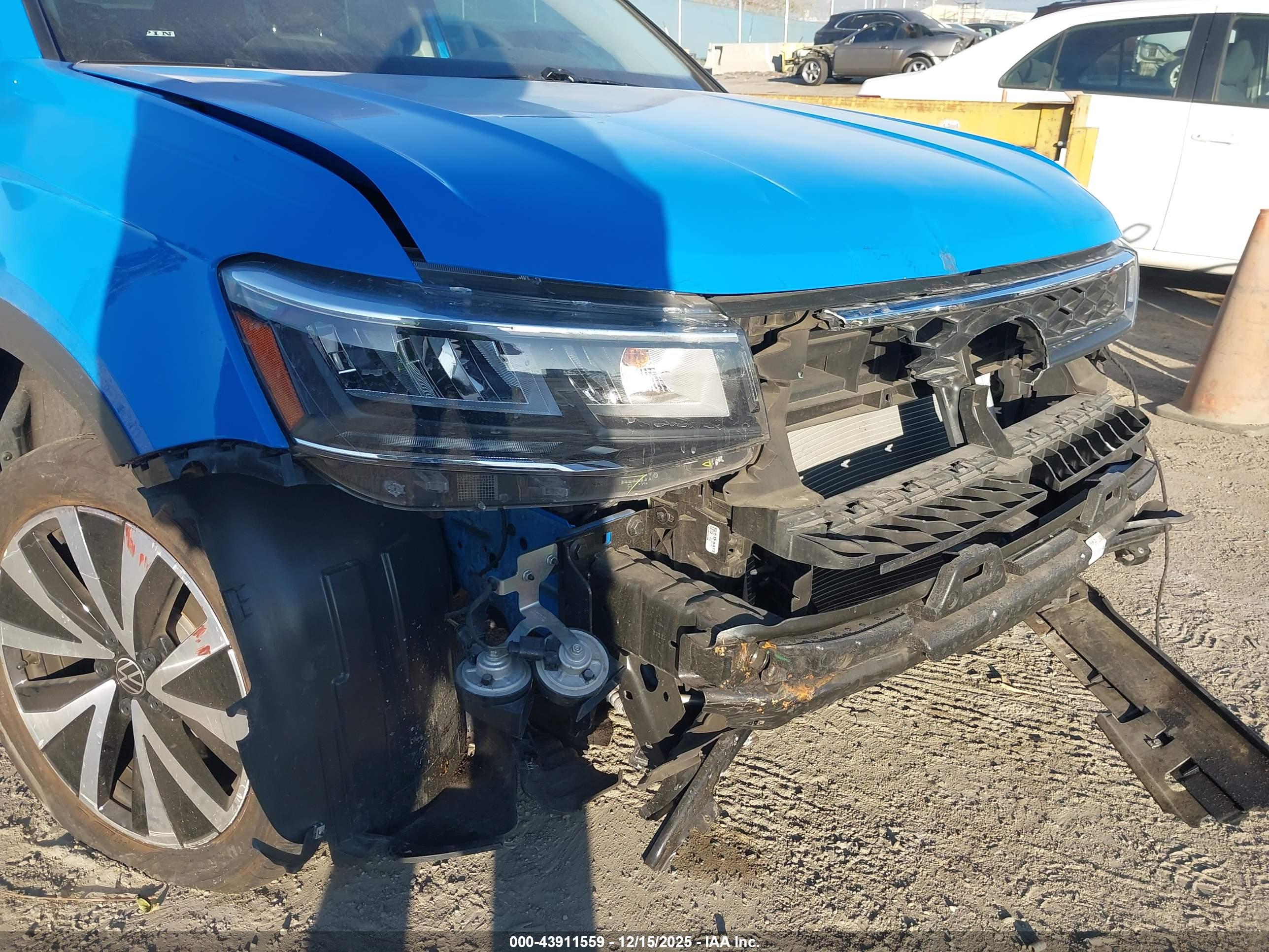 VOLKSWAGEN TAOS image 6