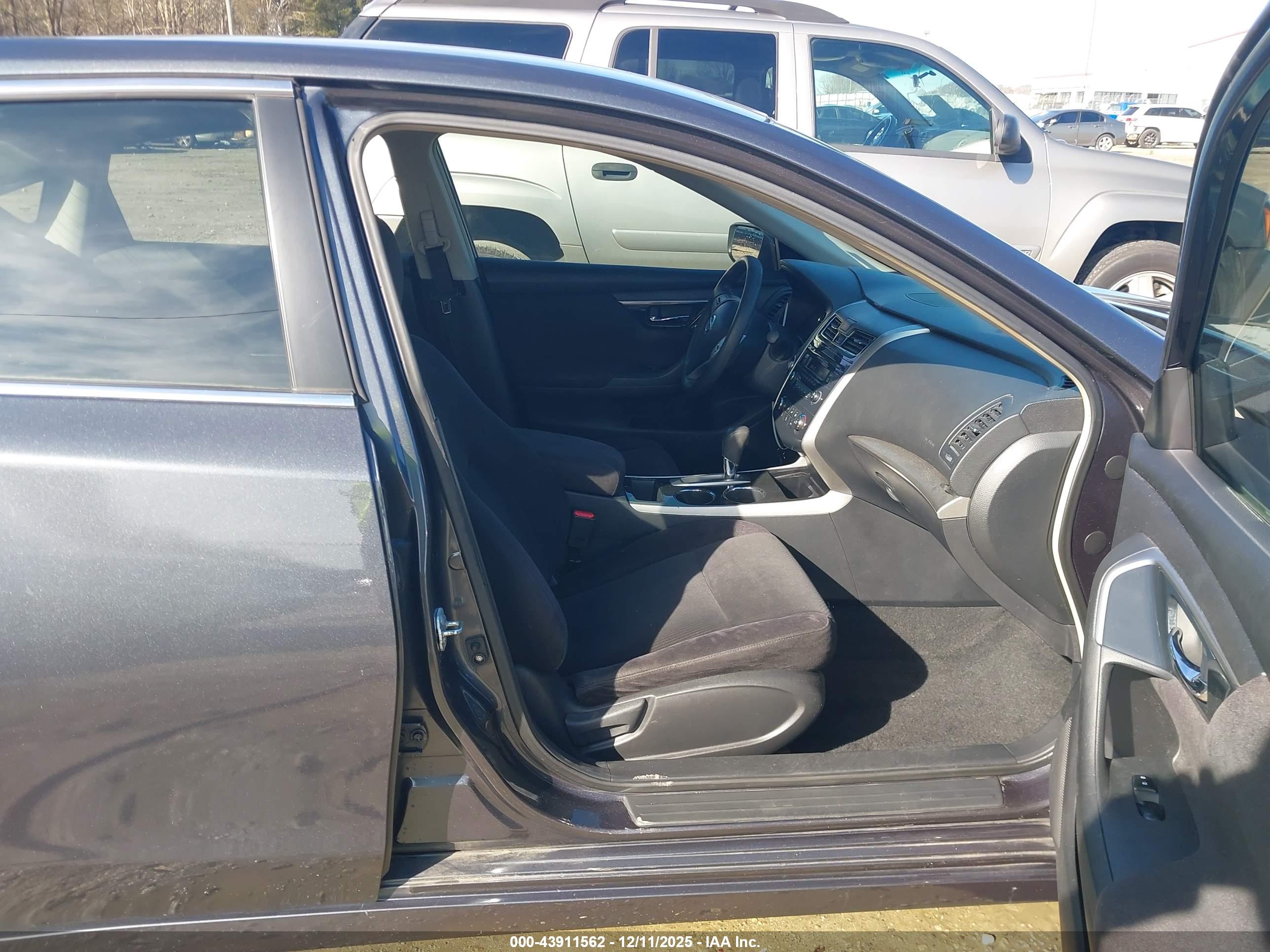 NISSAN ALTIMA image 5