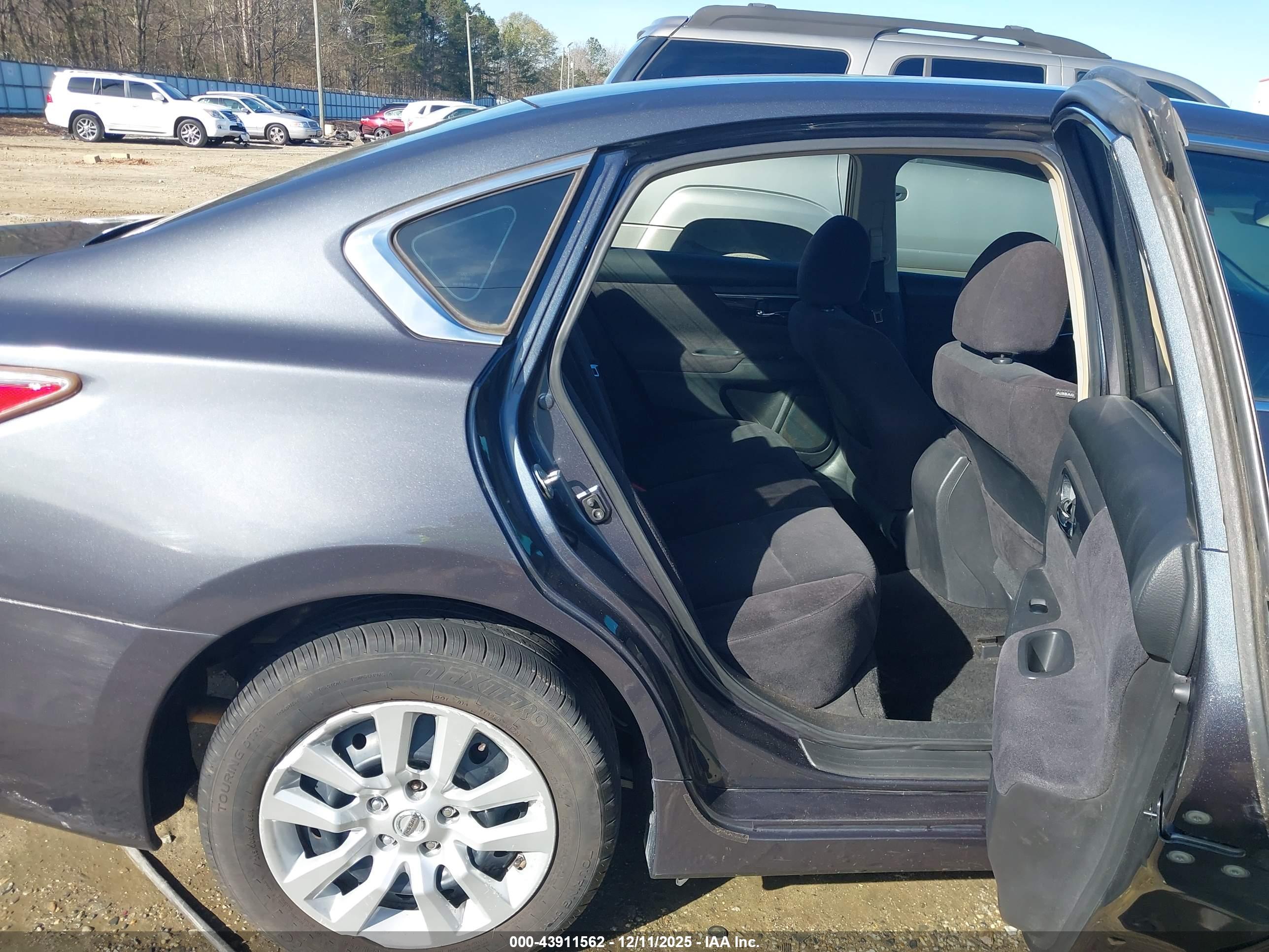 NISSAN ALTIMA image 8