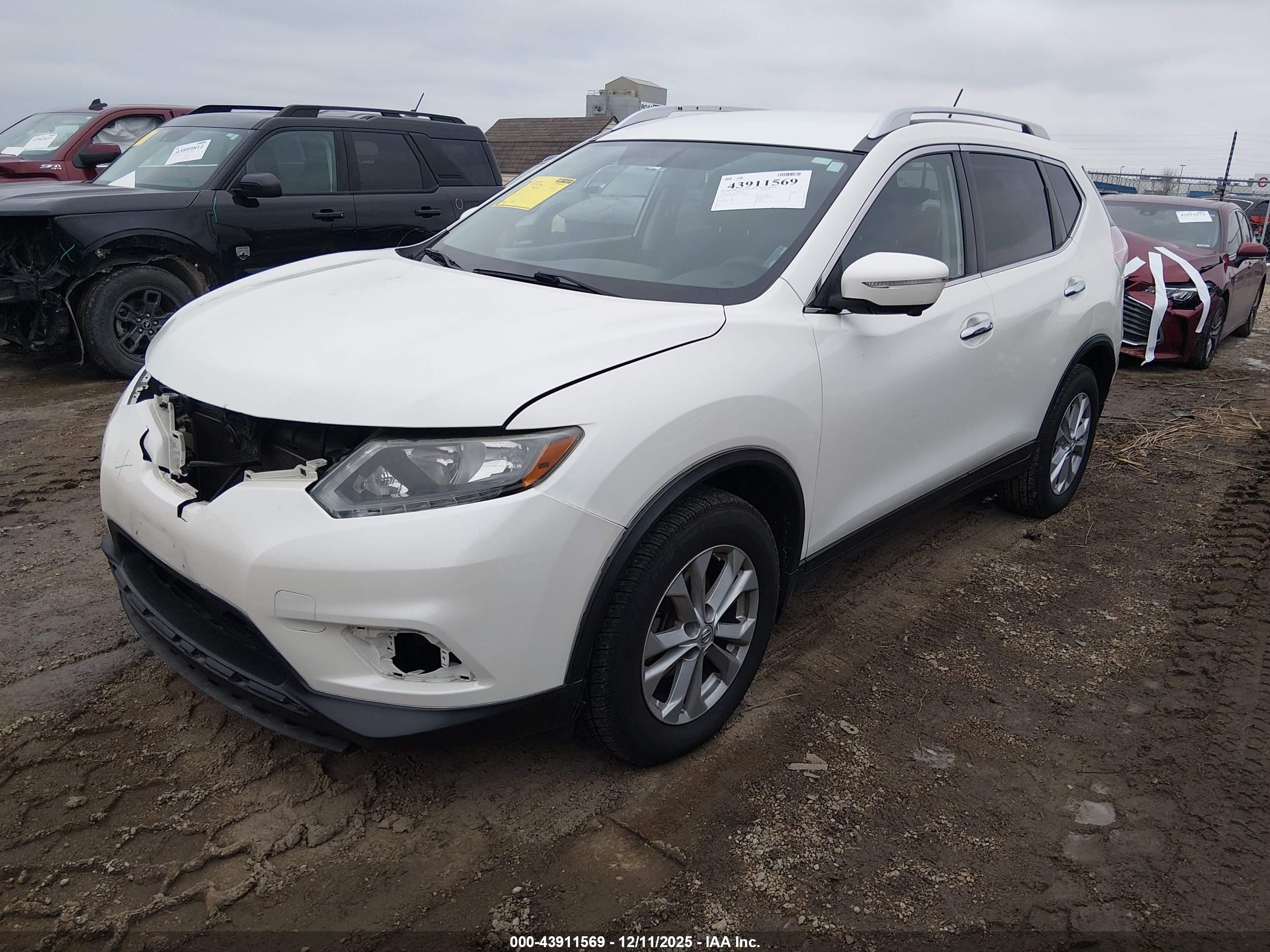 NISSAN ROGUE image 2