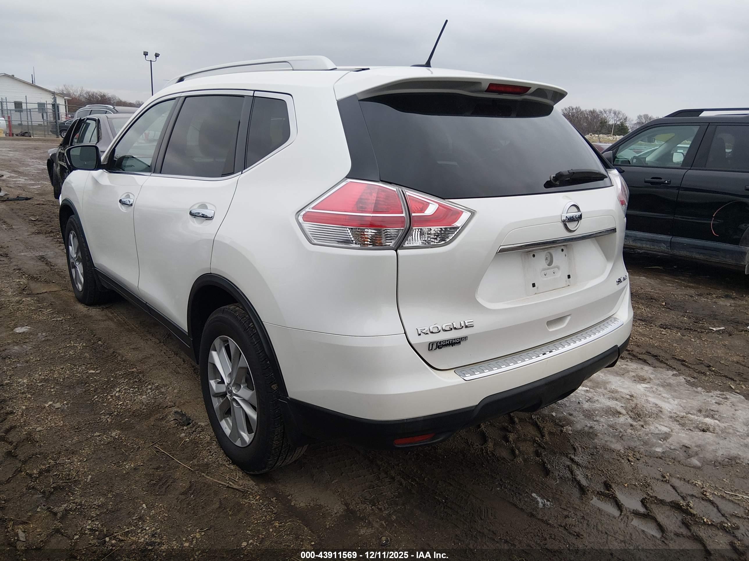 NISSAN ROGUE image 3