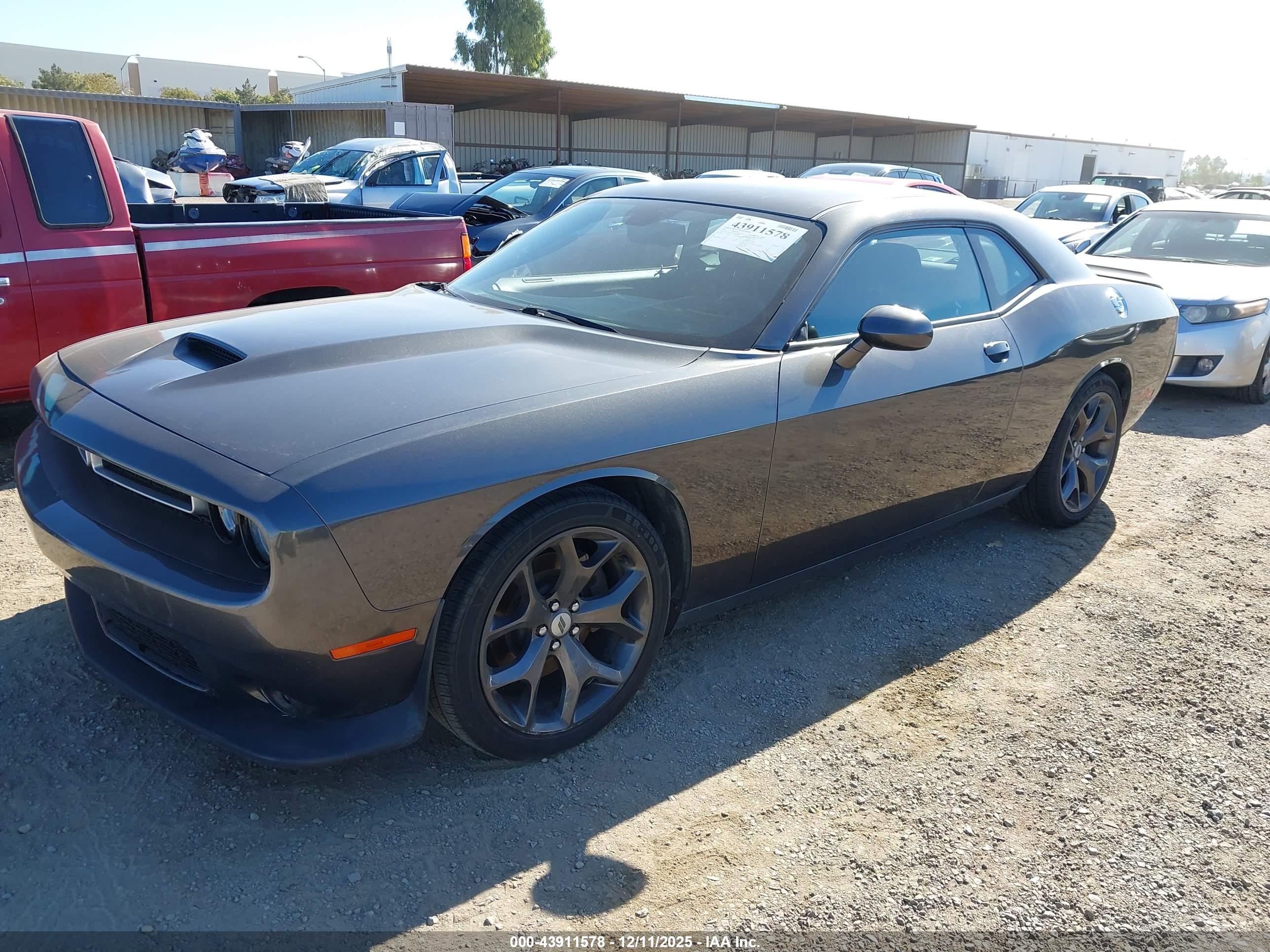 DODGE CHALLENGER image 2
