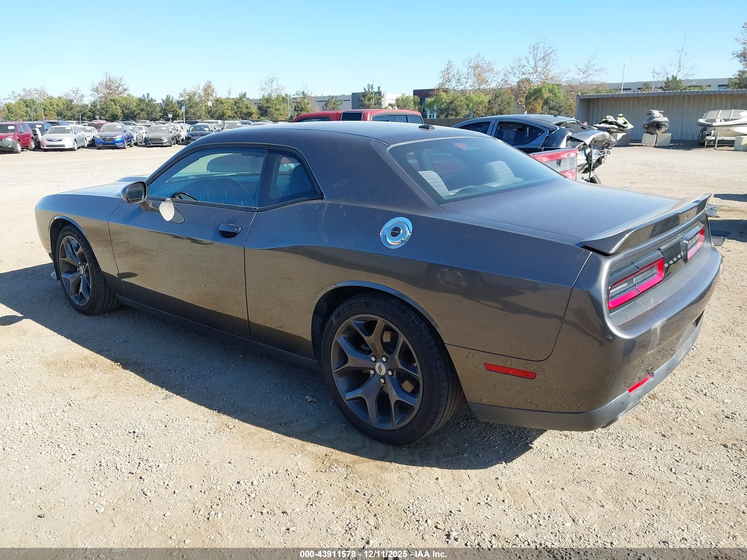 DODGE CHALLENGER image 3
