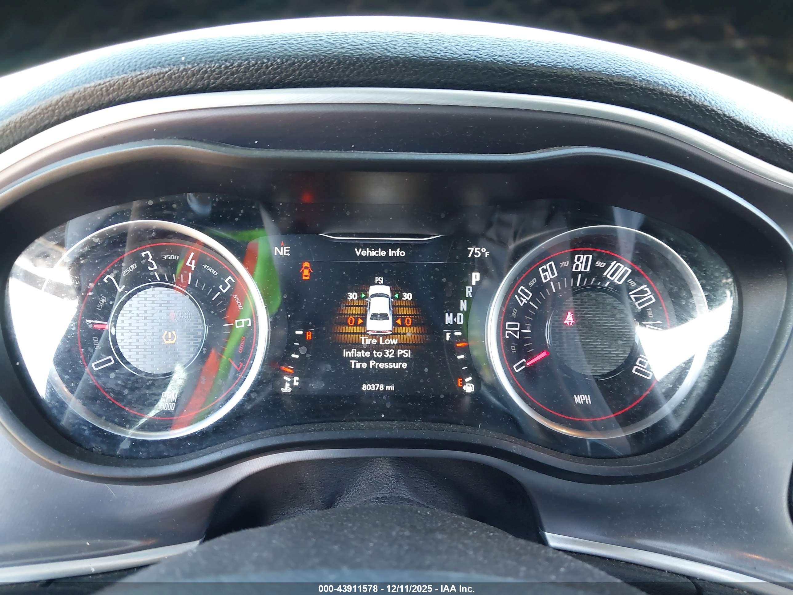 DODGE CHALLENGER image 7