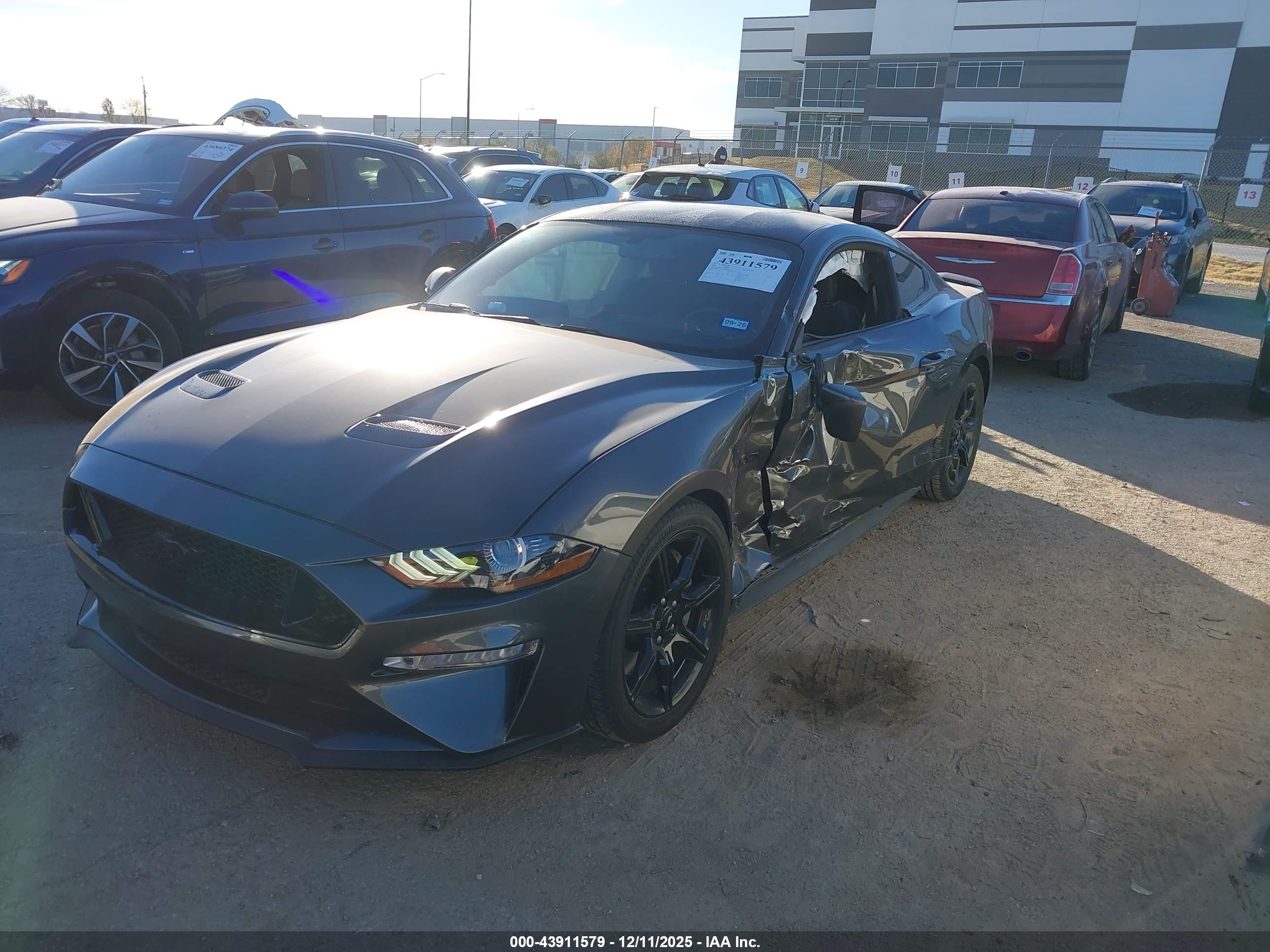 FORD MUSTANG image 2
