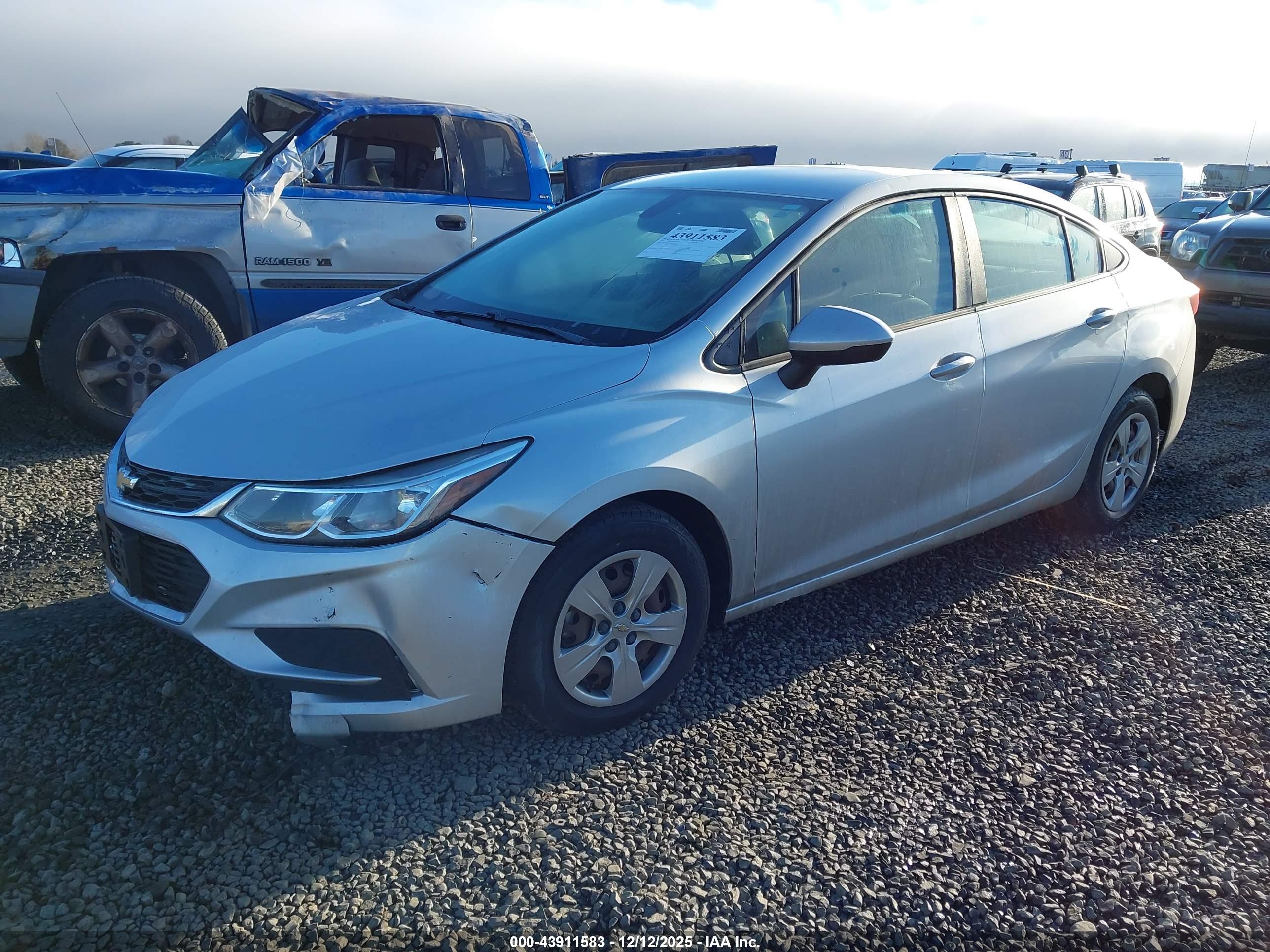CHEVROLET CRUZE image 2