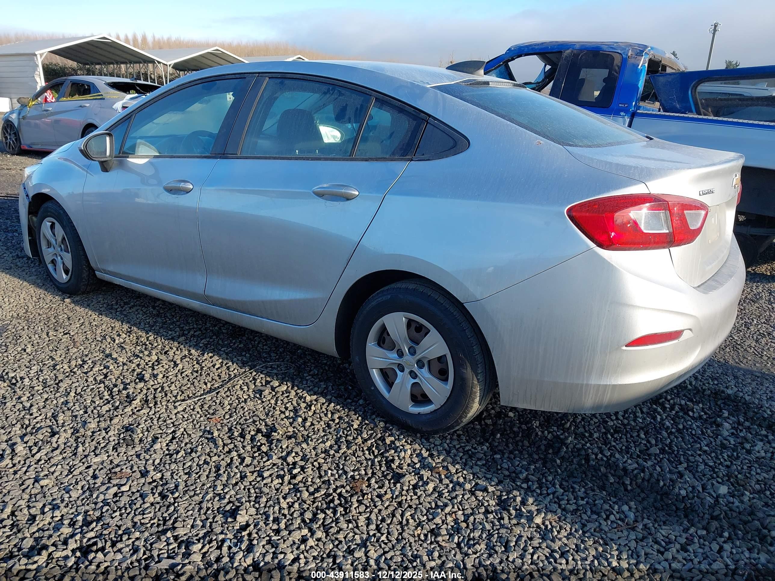 CHEVROLET CRUZE image 3