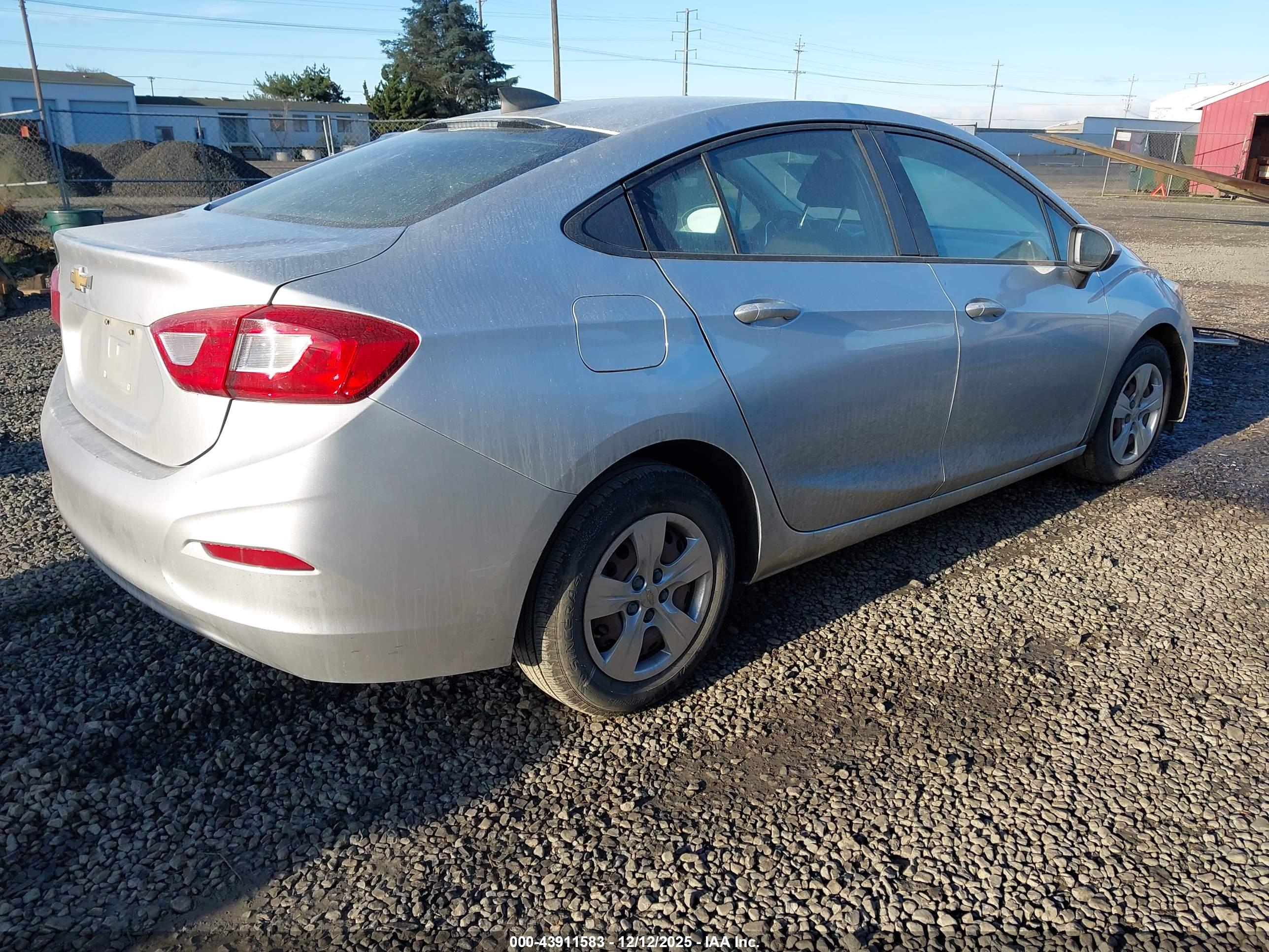 CHEVROLET CRUZE image 4