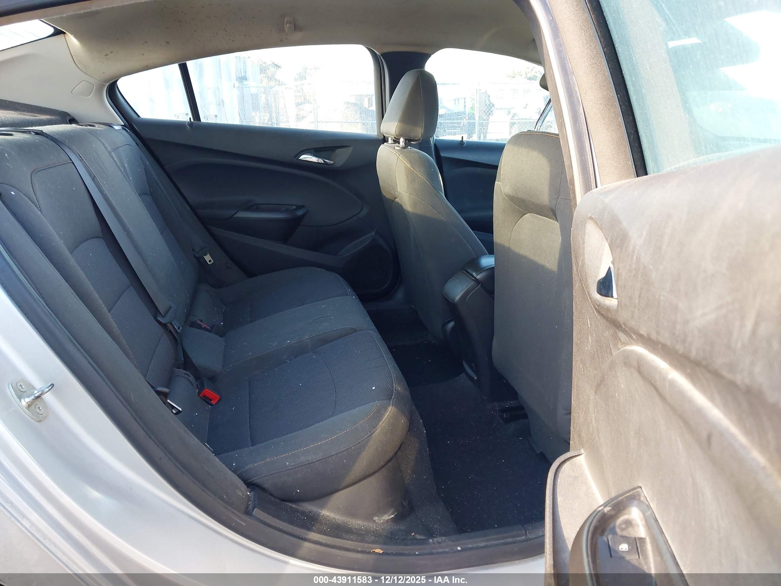 CHEVROLET CRUZE image 8