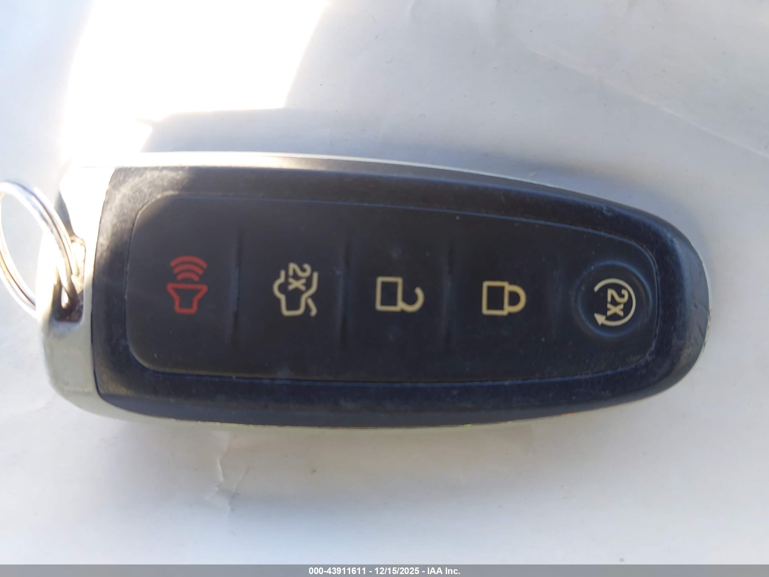 FORD ESCAPE image 11
