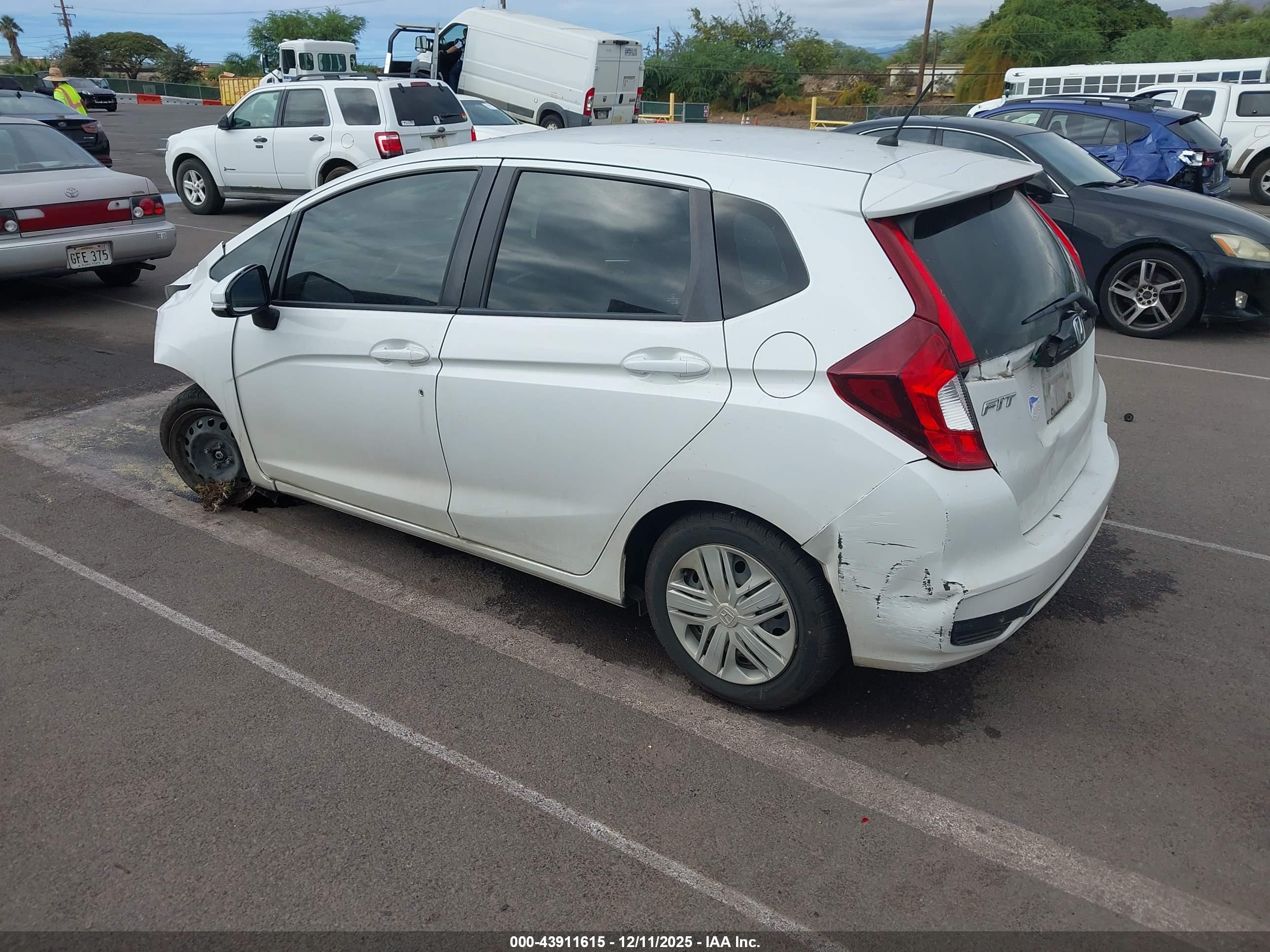 HONDA FIT image 3