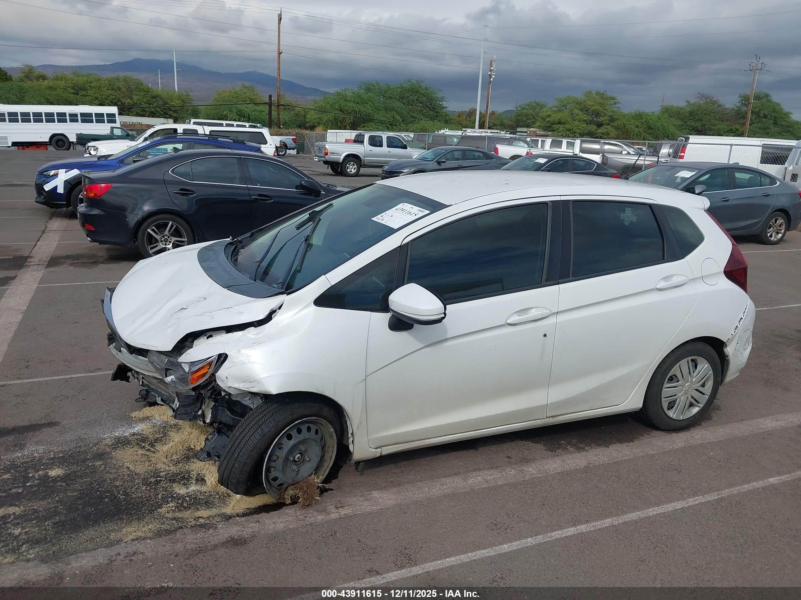 HONDA FIT image 6