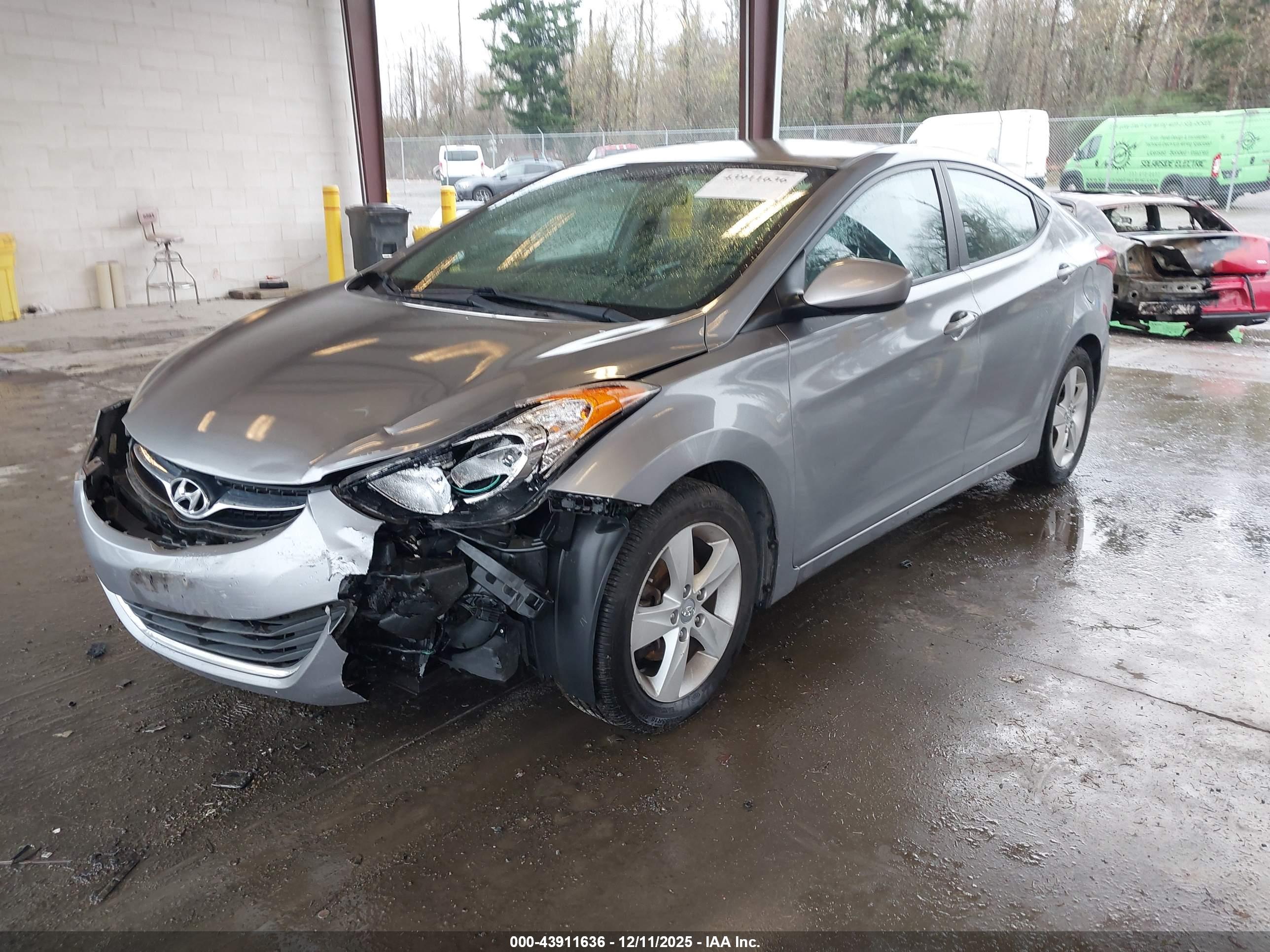 HYUNDAI ELANTRA image 2