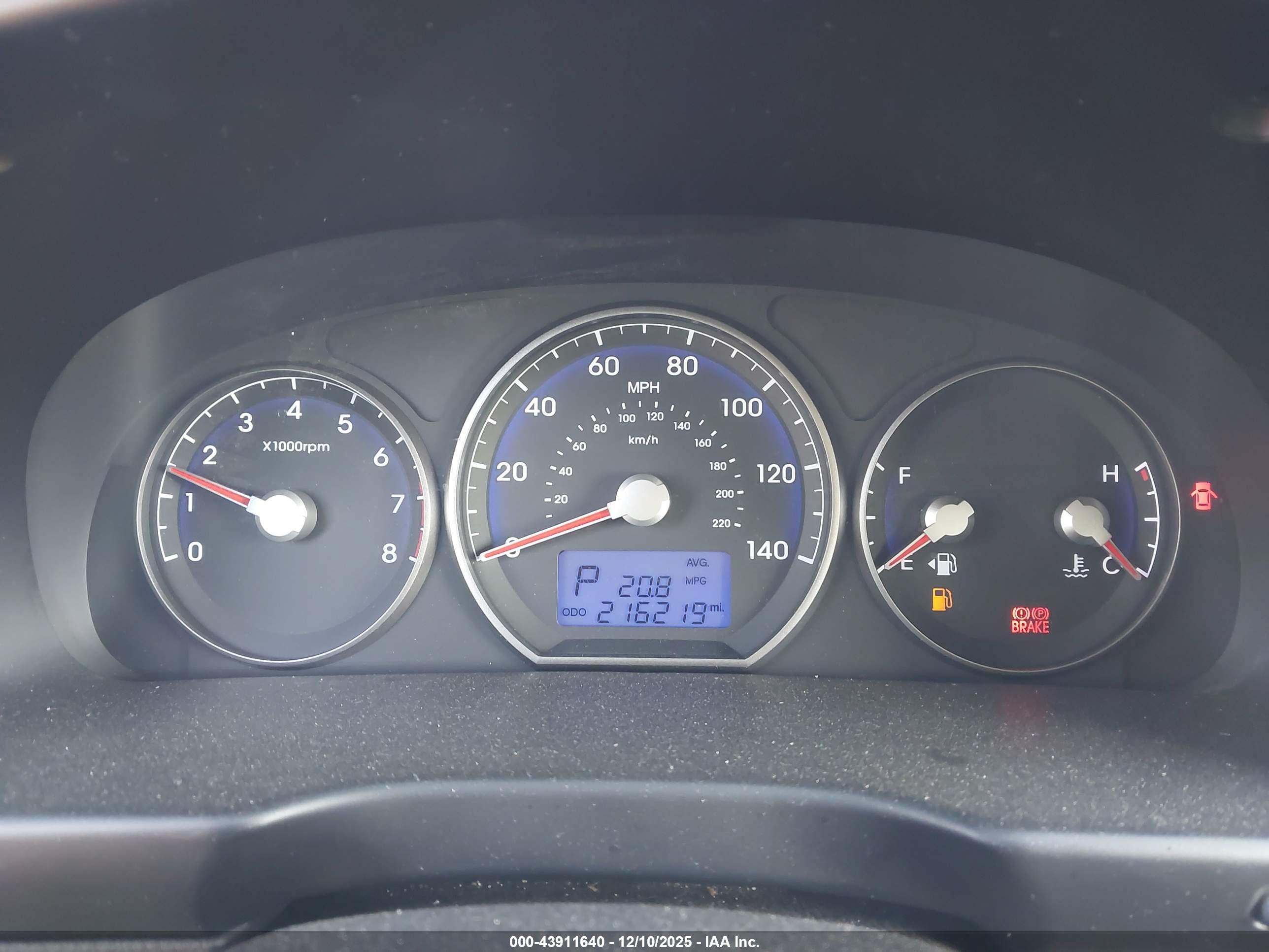 HYUNDAI SANTA image 7