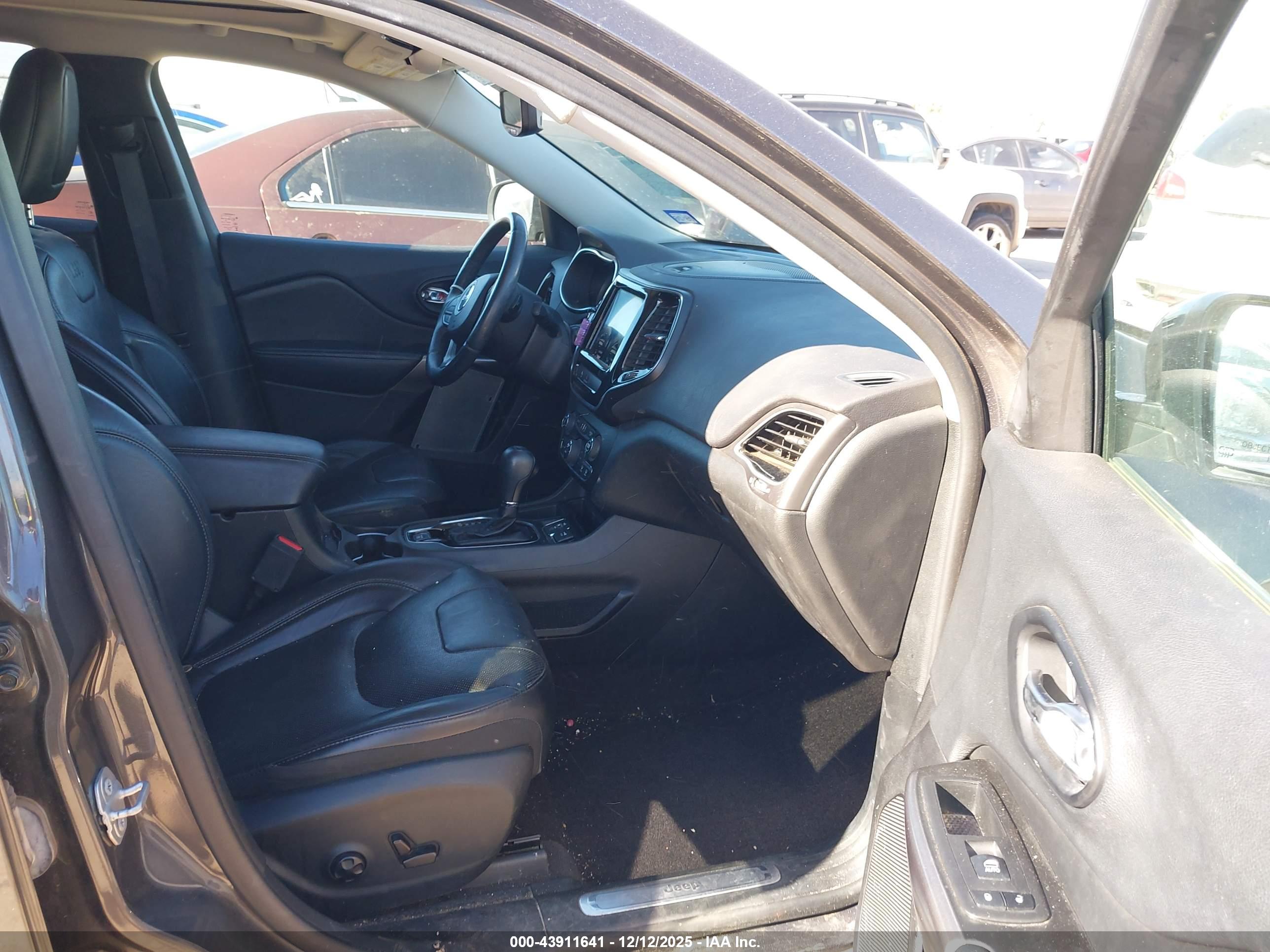 JEEP CHEROKEE image 5