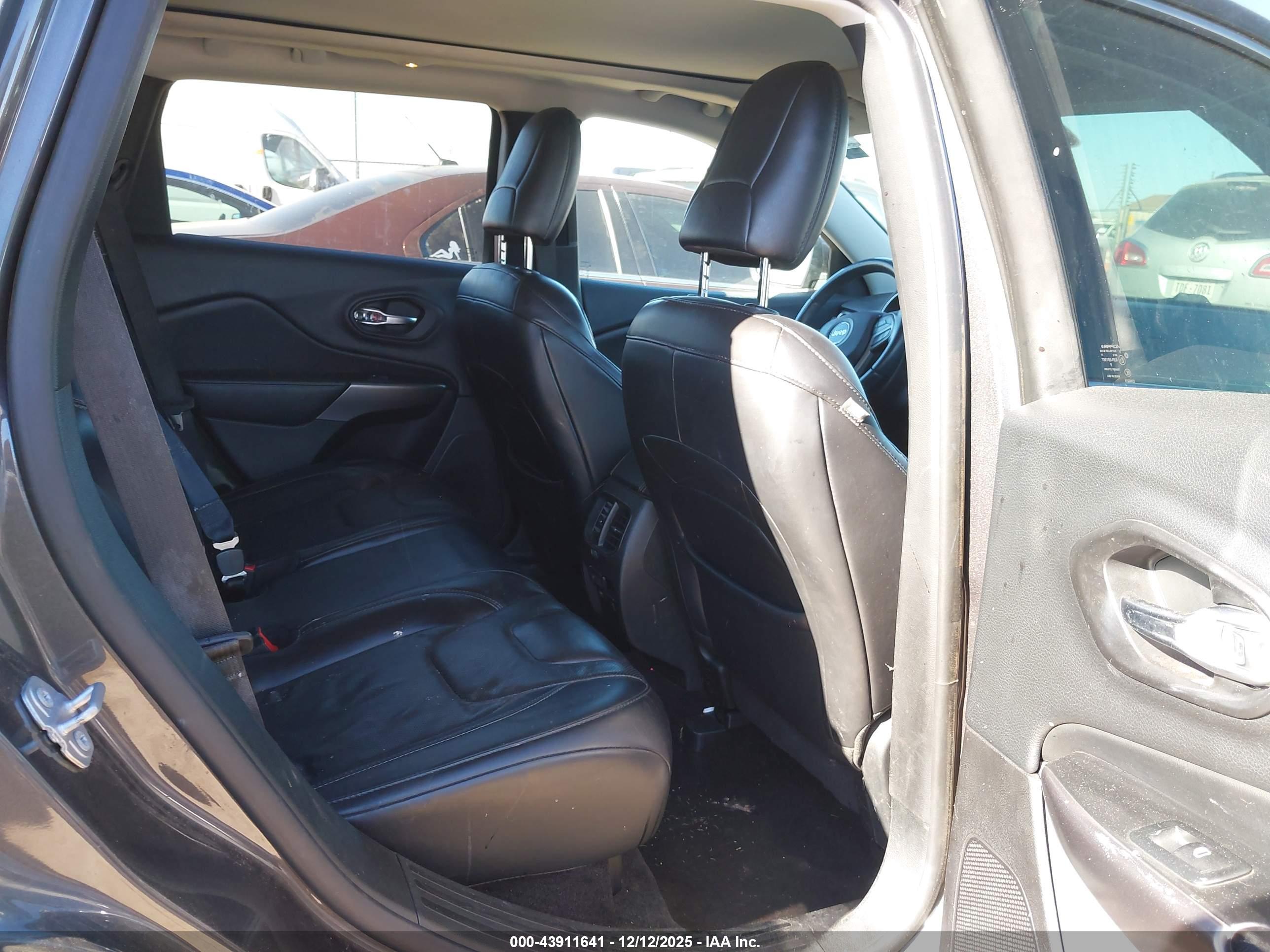 JEEP CHEROKEE image 8