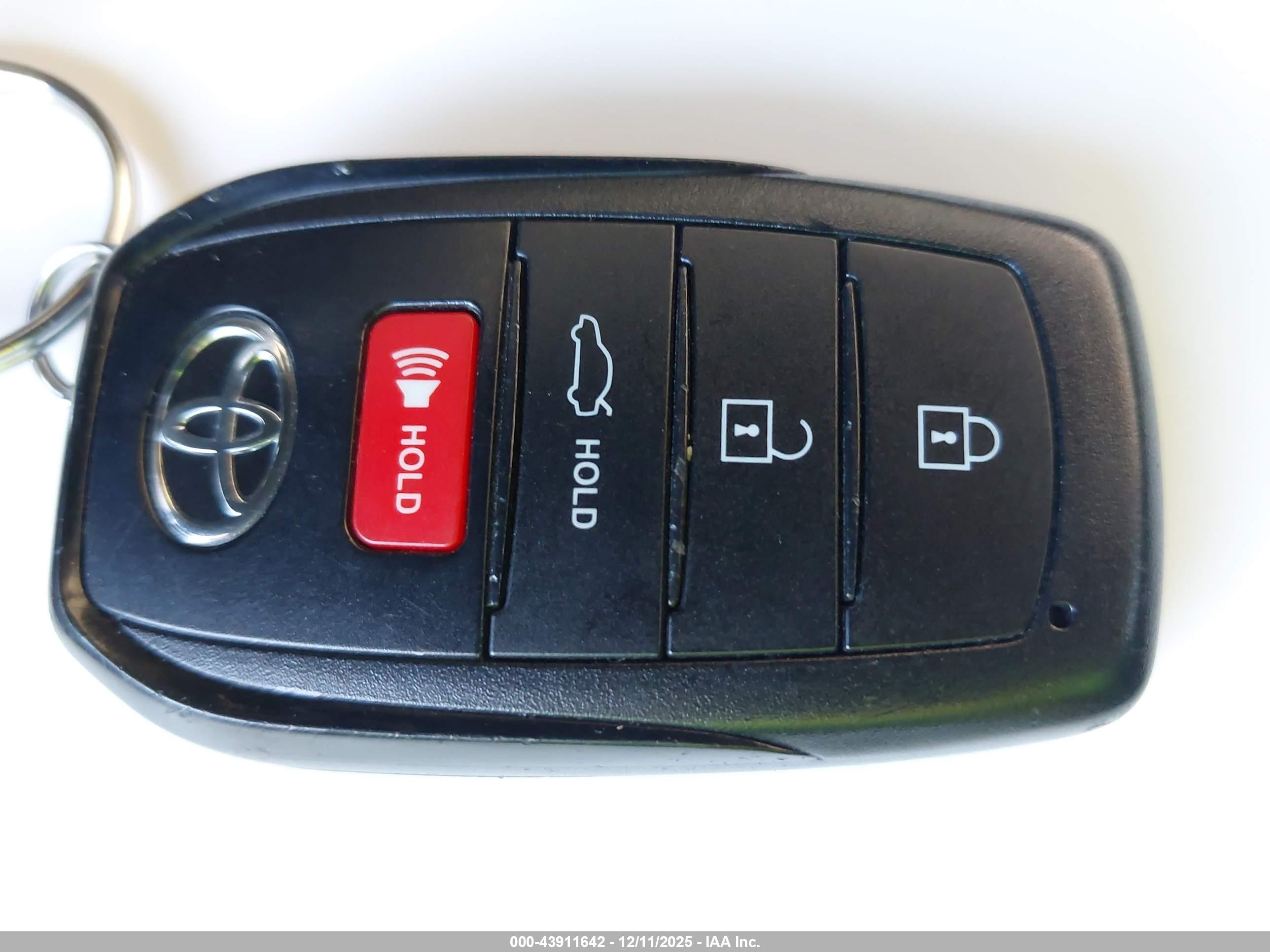 TOYOTA COROLLA image 11